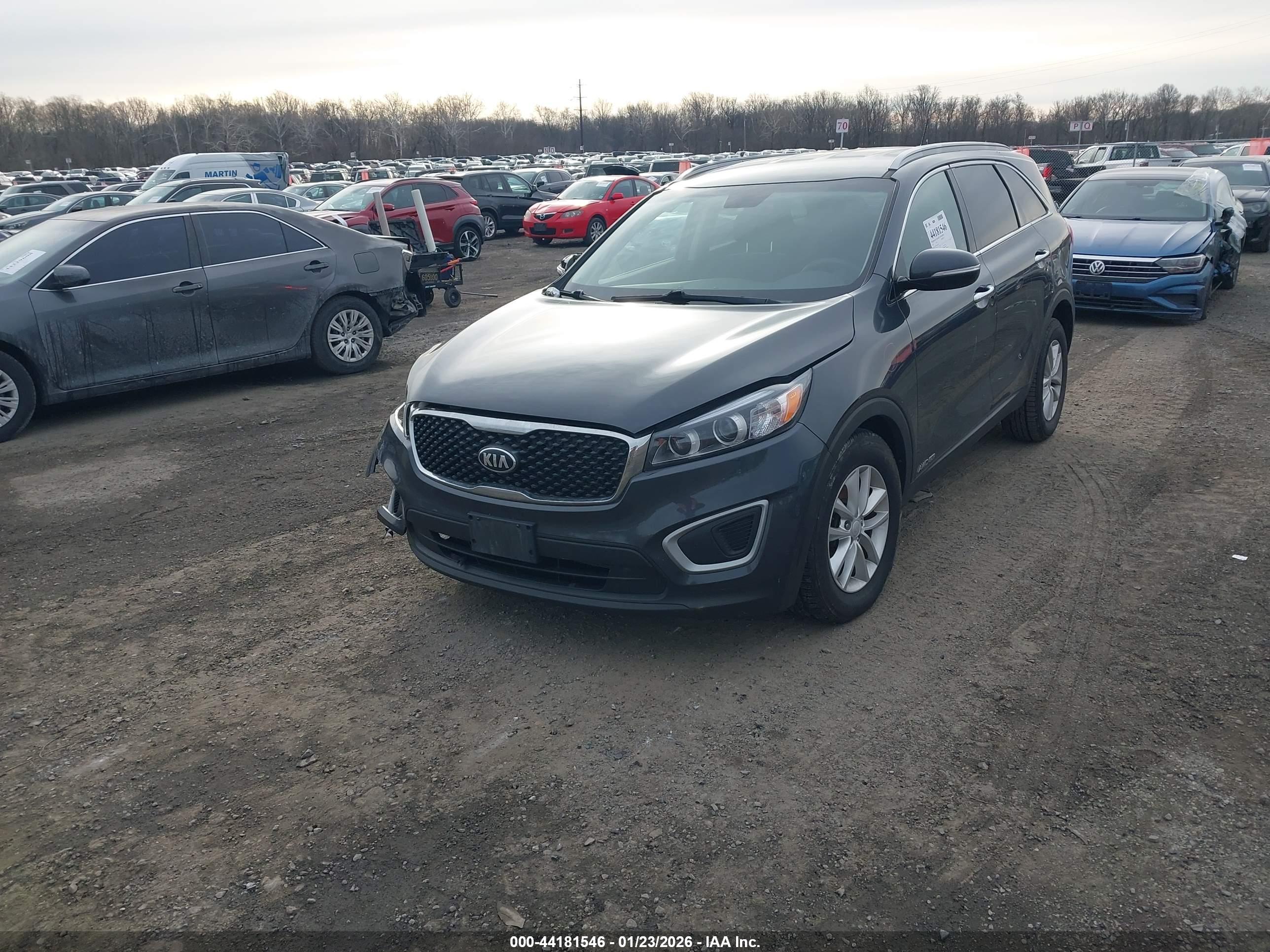 KIA SORENTO image 2