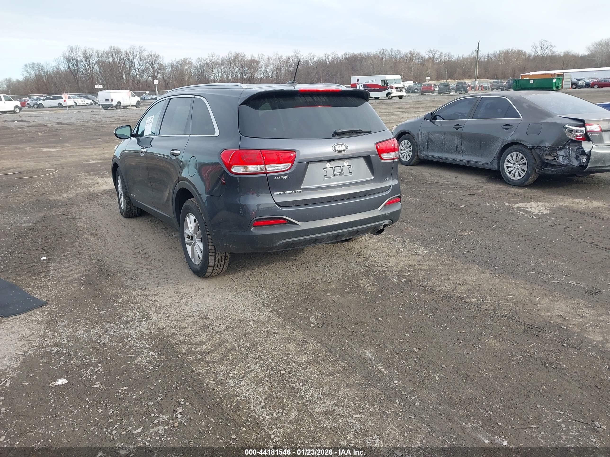 KIA SORENTO image 3
