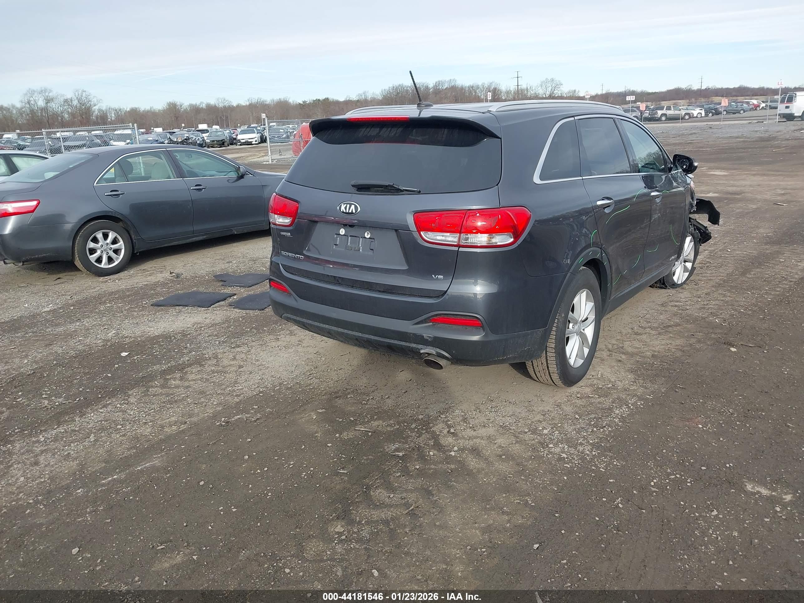 KIA SORENTO image 4