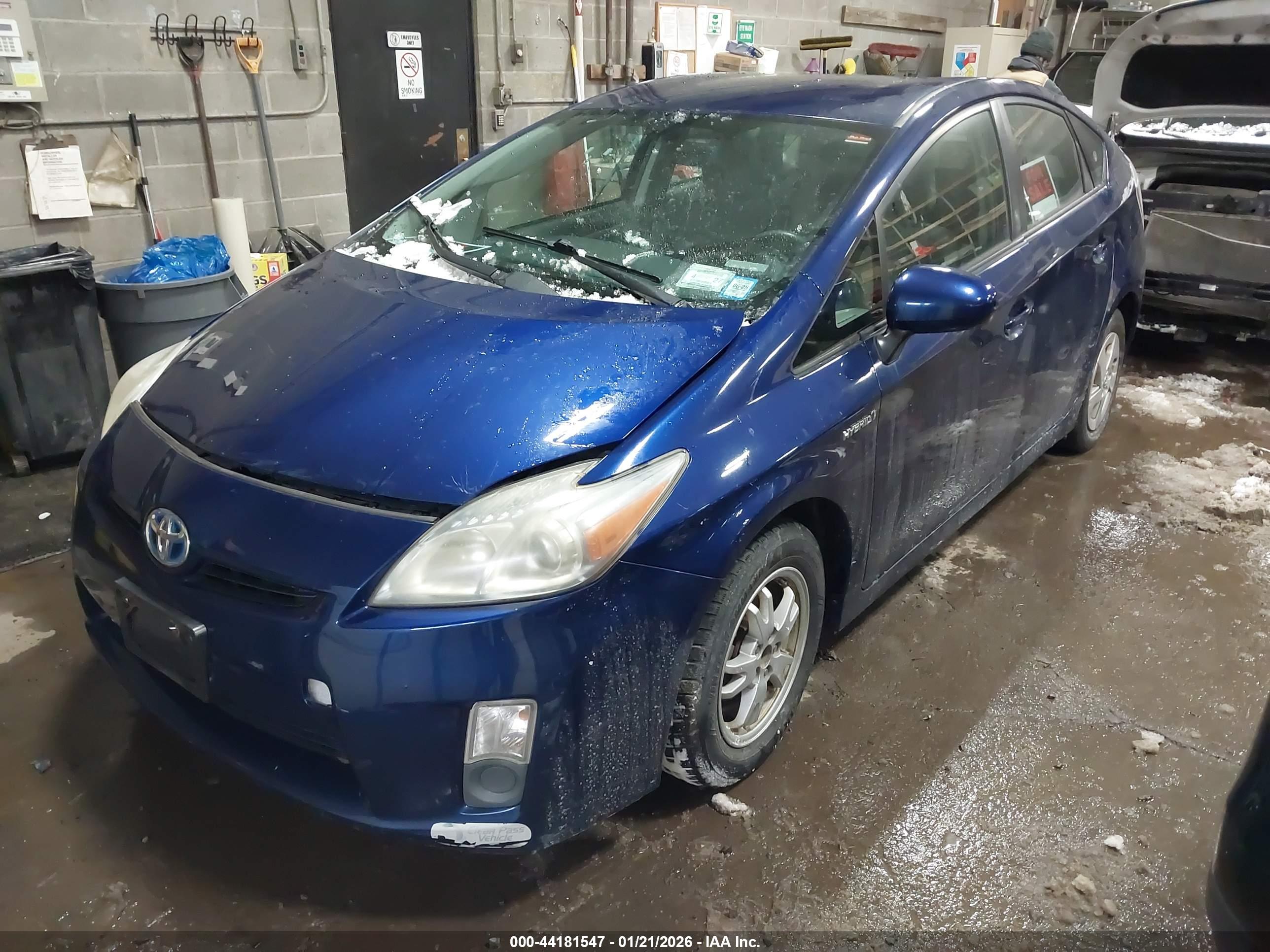 TOYOTA PRIUS image 2