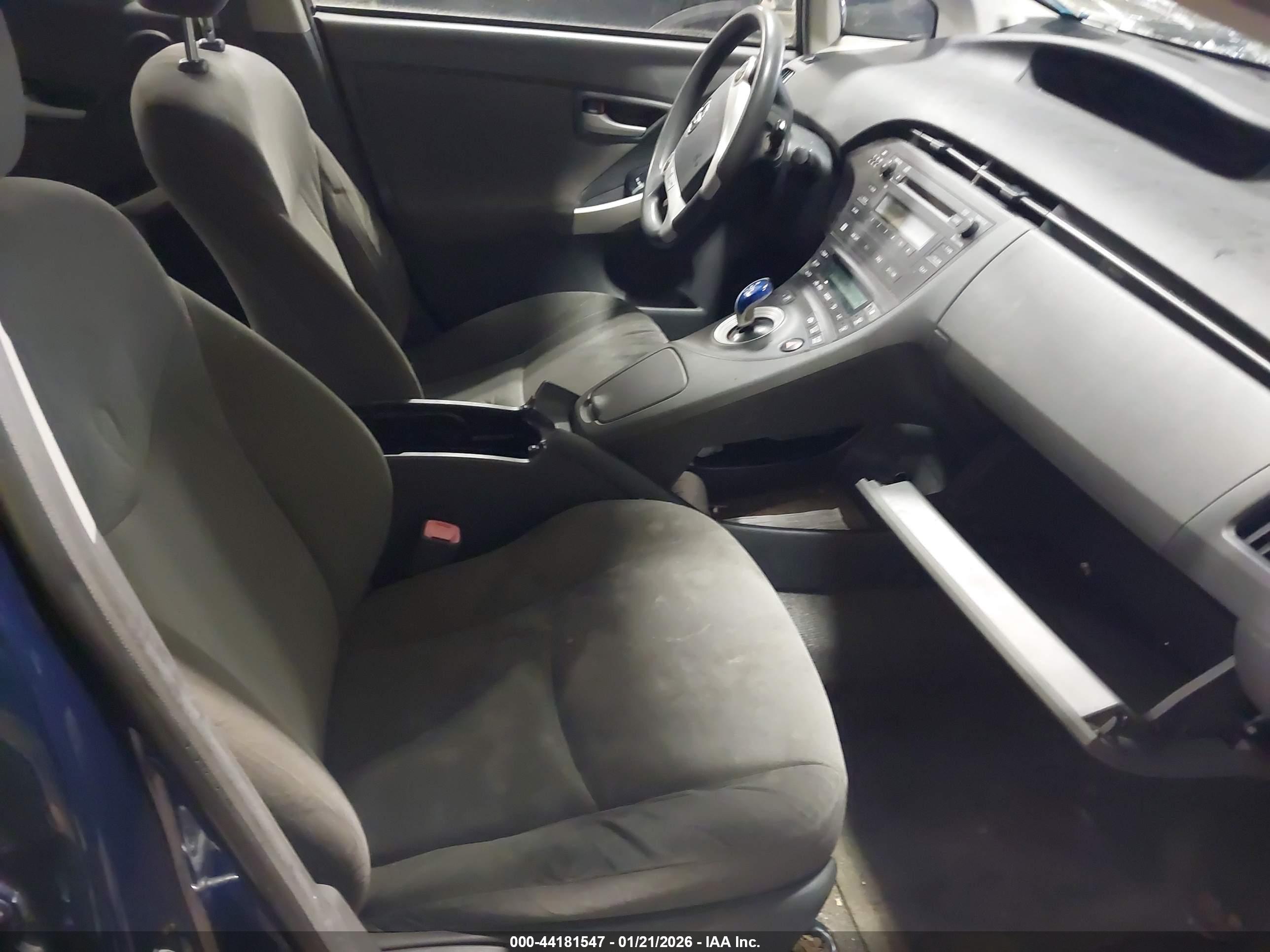 TOYOTA PRIUS image 5