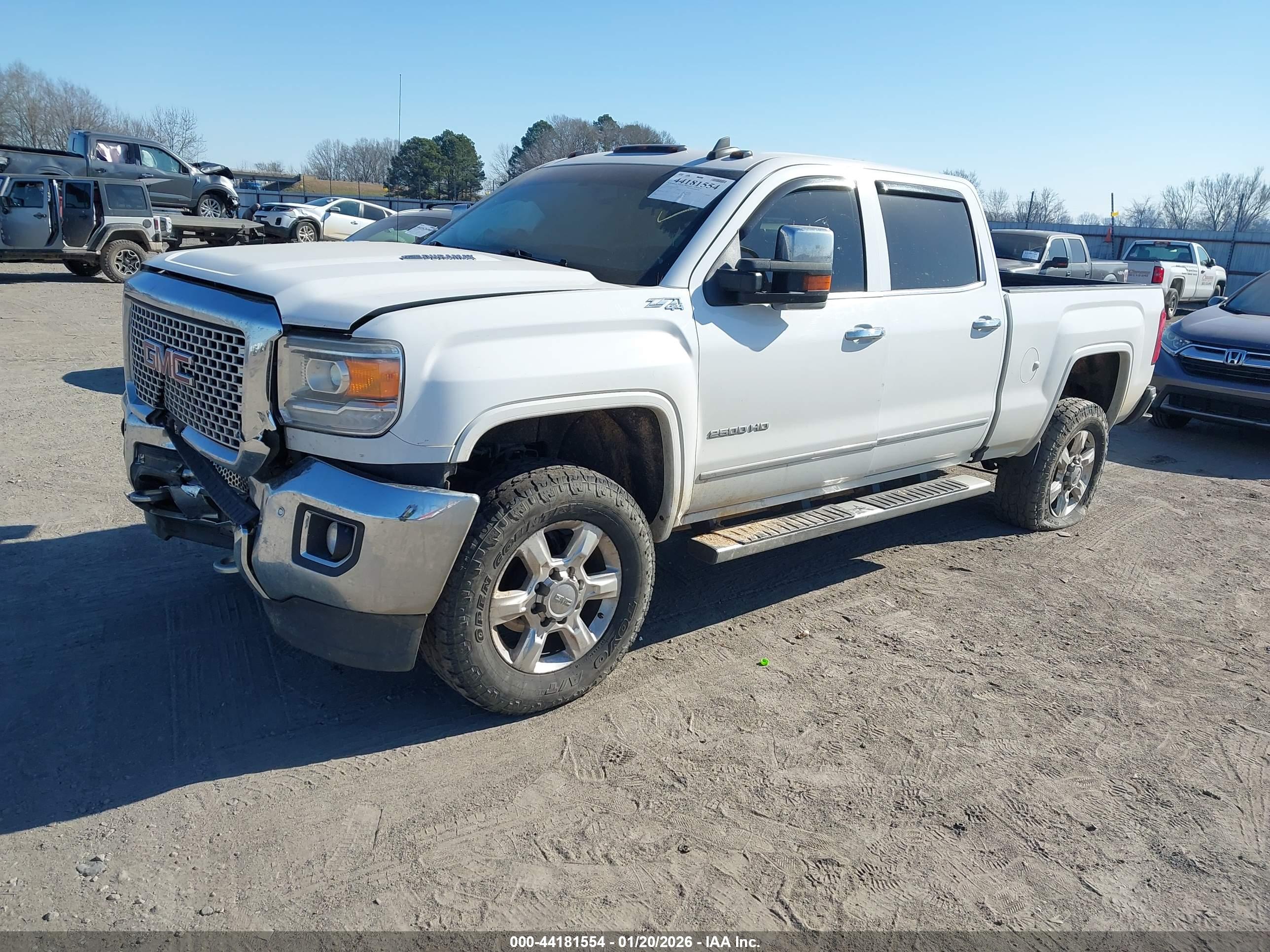 GMC SIERRA image 2
