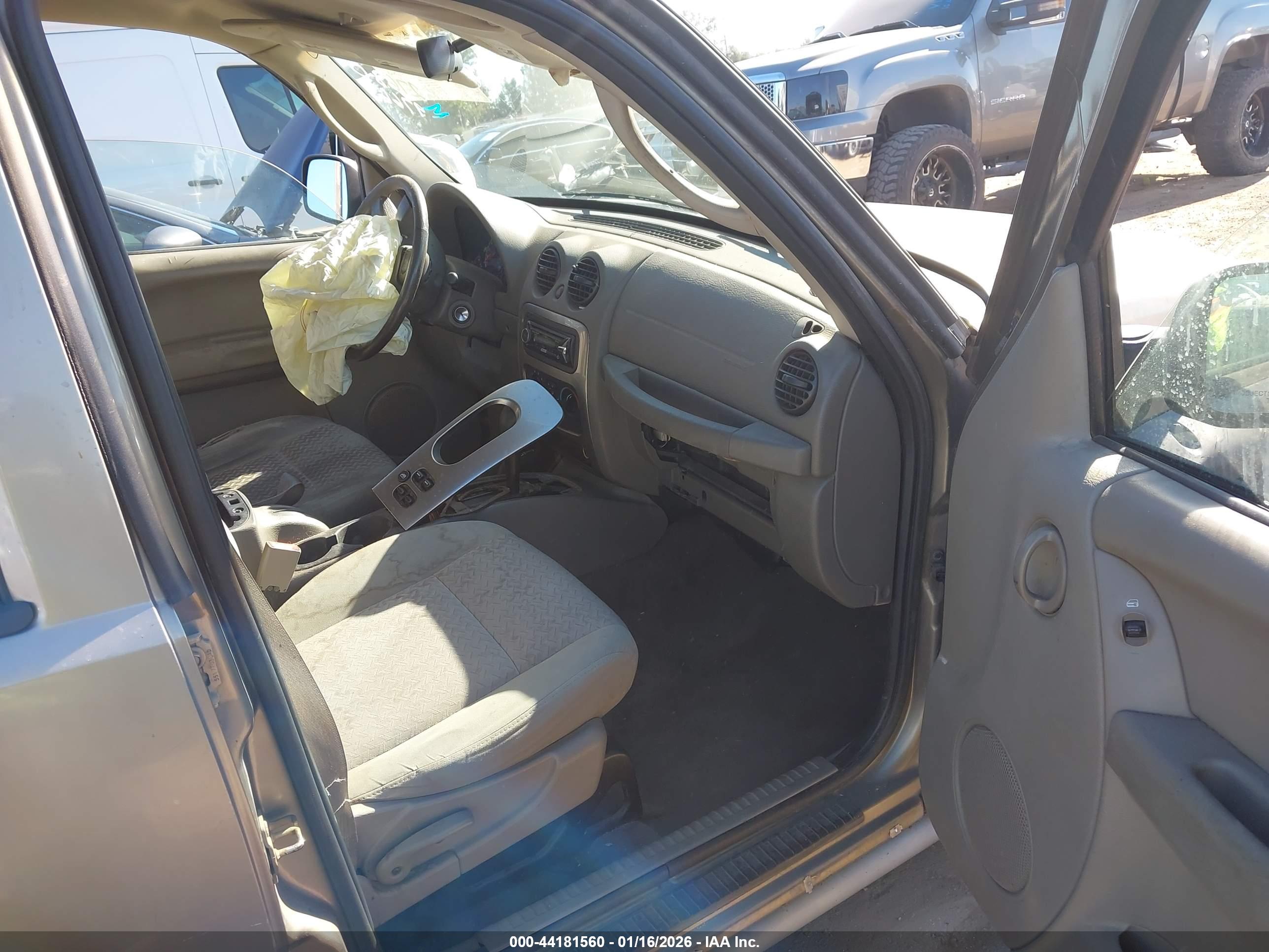 JEEP LIBERTY image 5