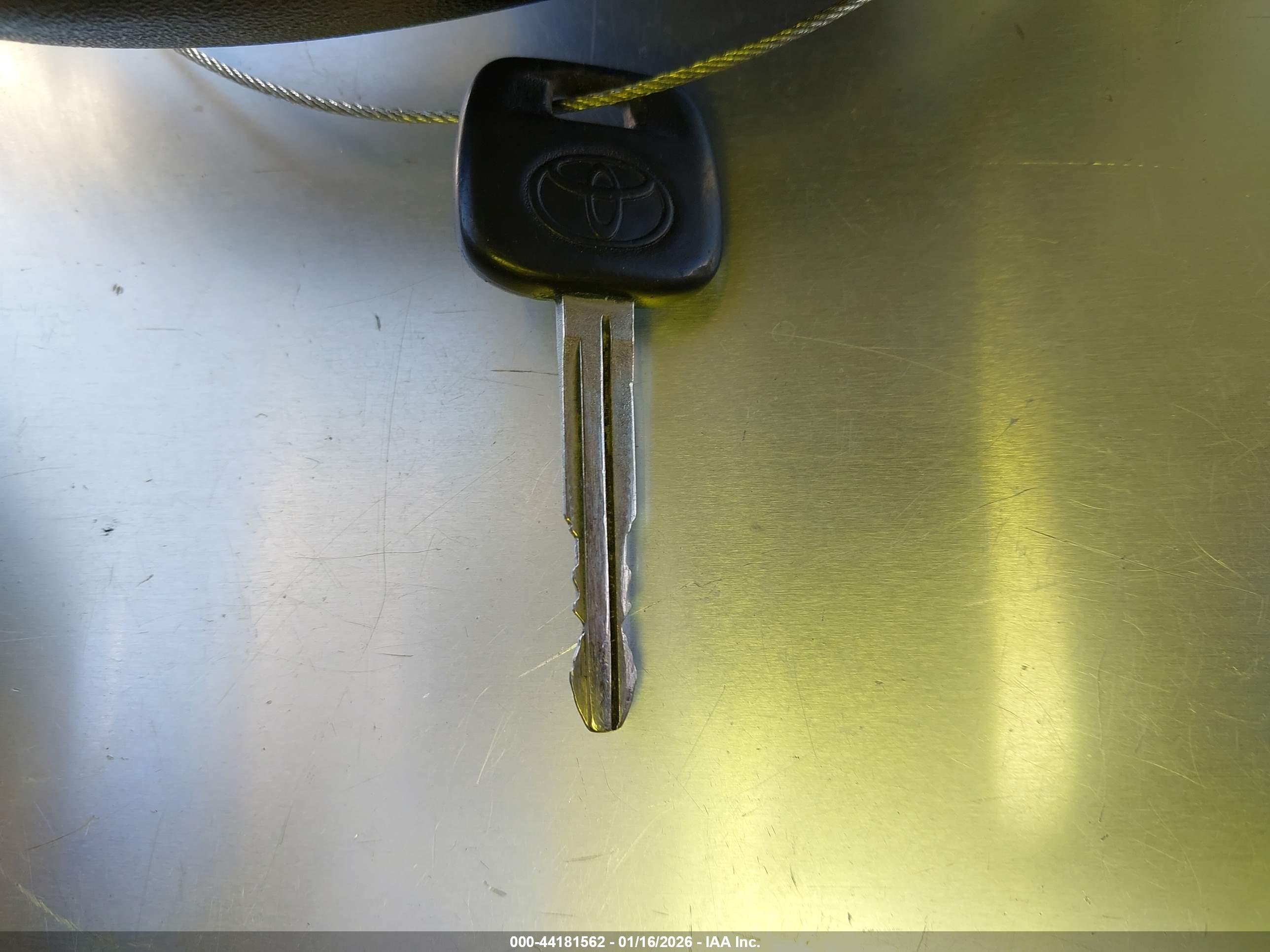 TOYOTA YARIS image 11