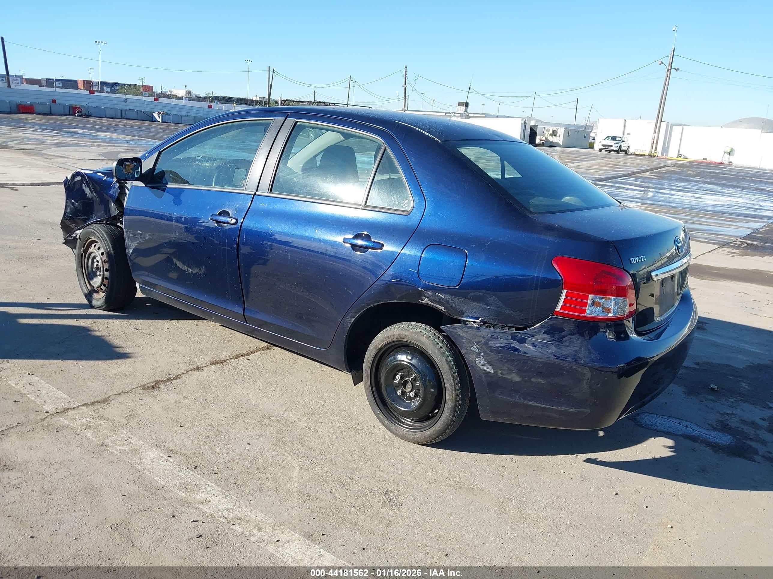 TOYOTA YARIS image 3