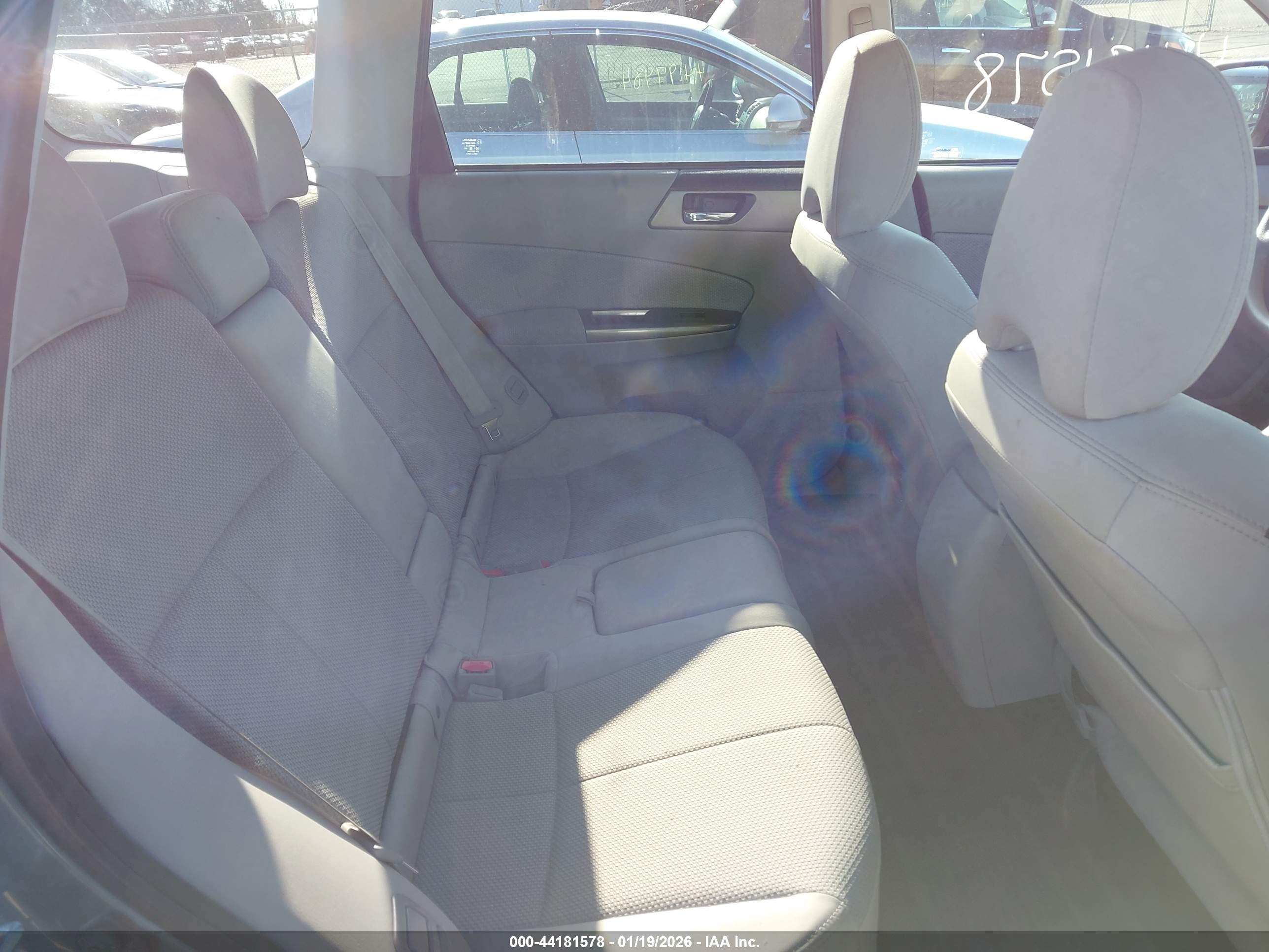 SUBARU FORESTER image 8