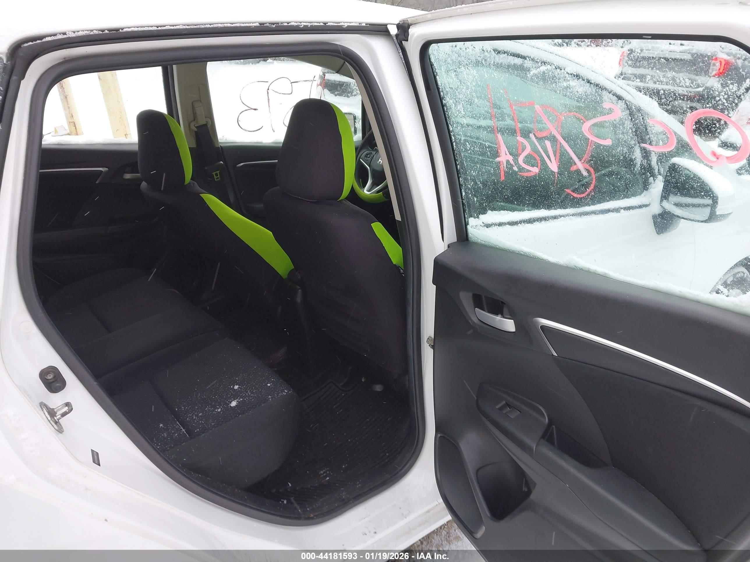 HONDA FIT image 8