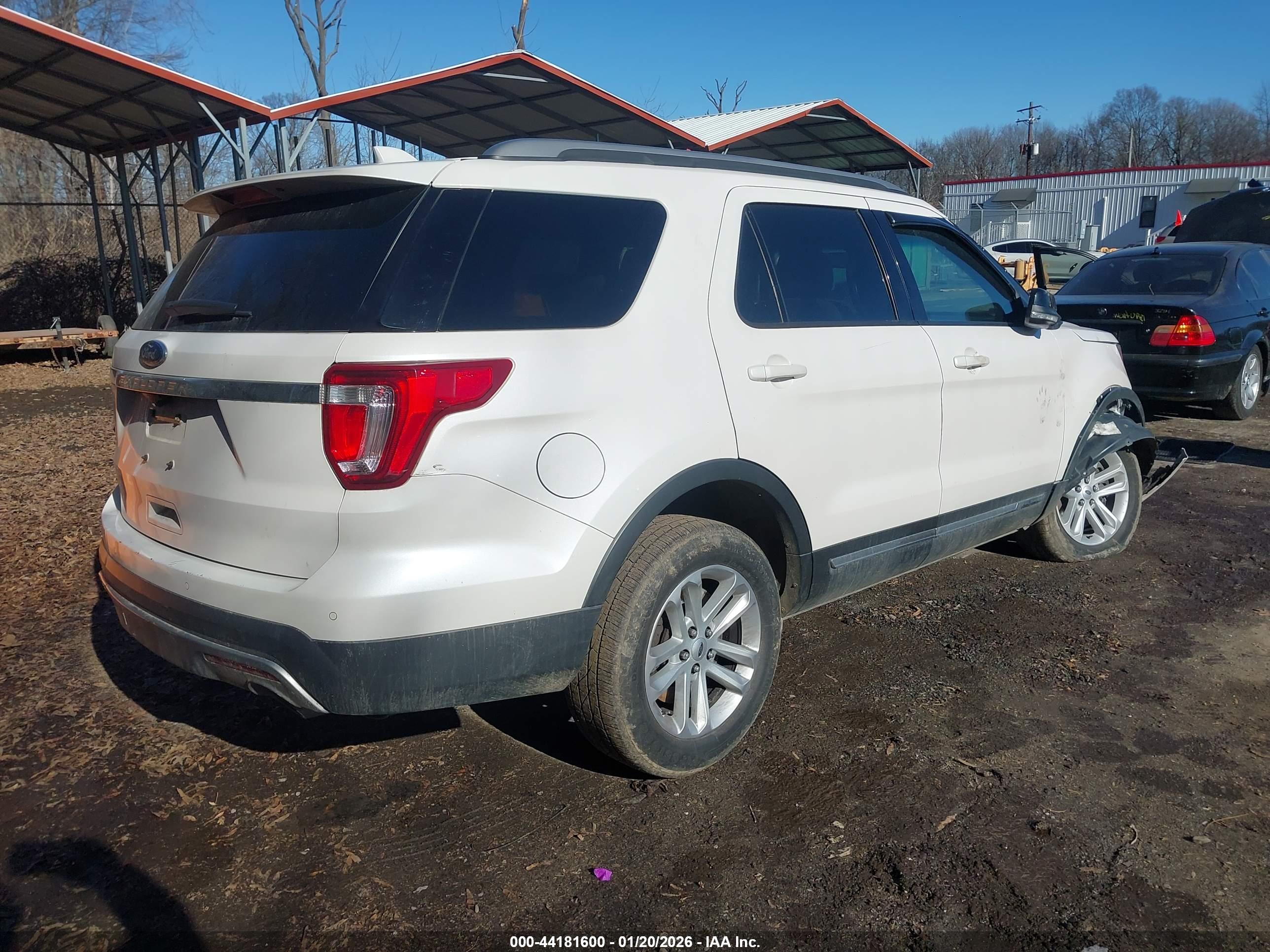 FORD EXPLORER image 4