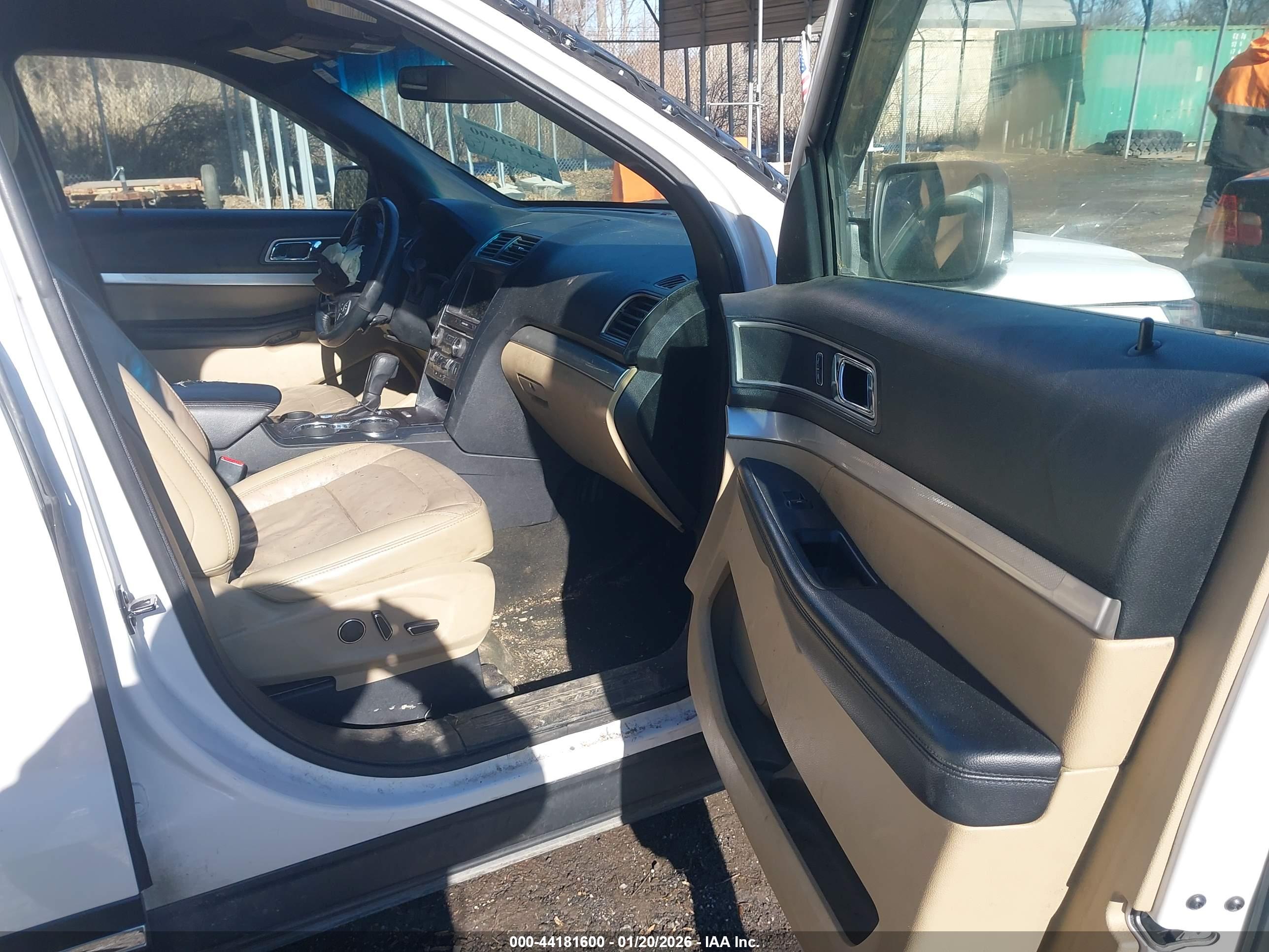 FORD EXPLORER image 5