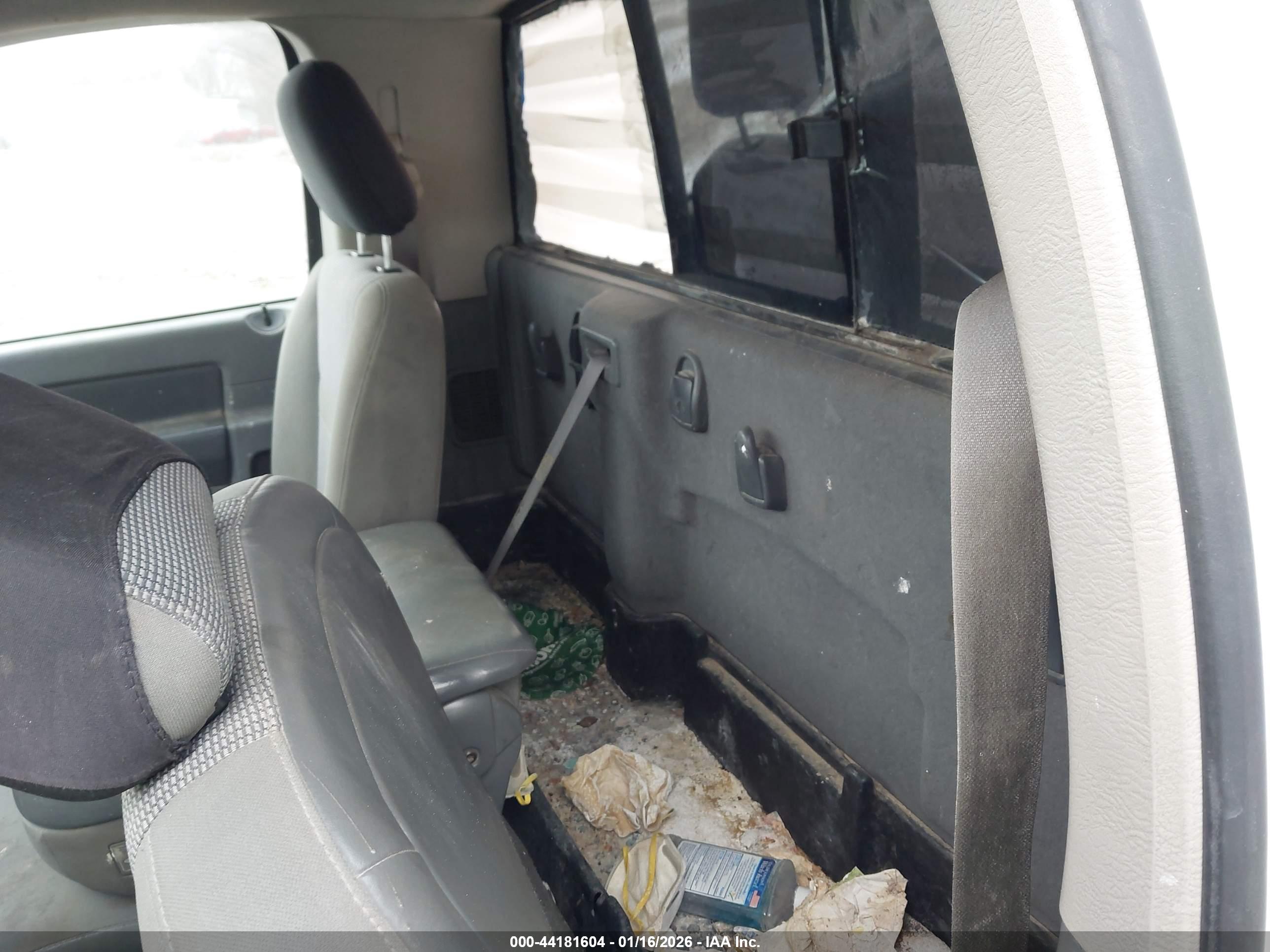 DODGE RAM image 8