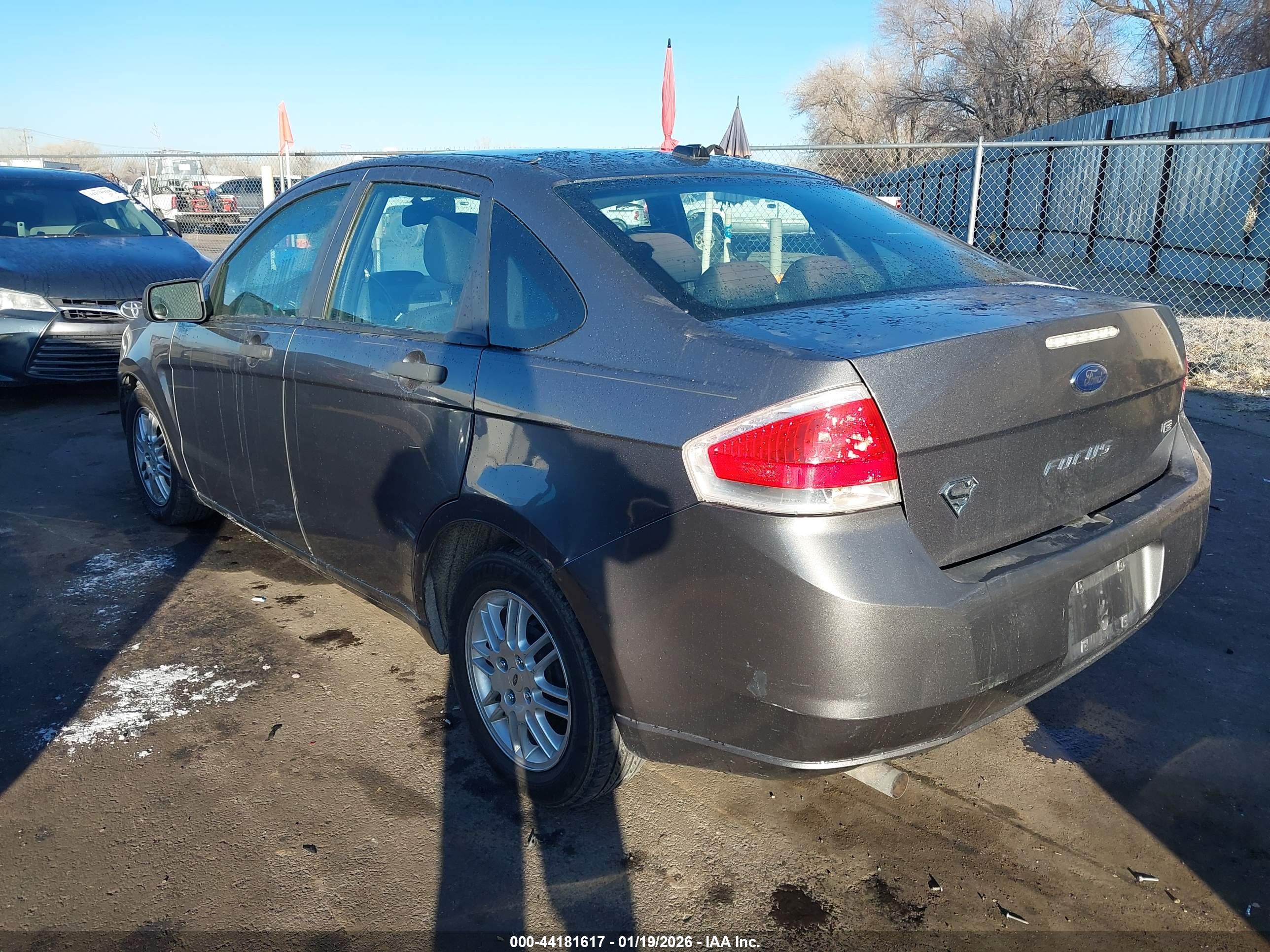 FORD FOCUS image 3
