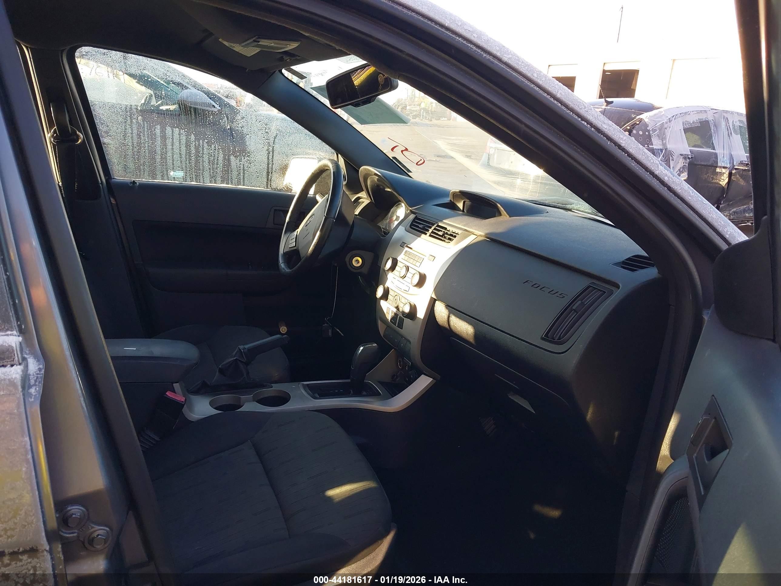 FORD FOCUS image 5