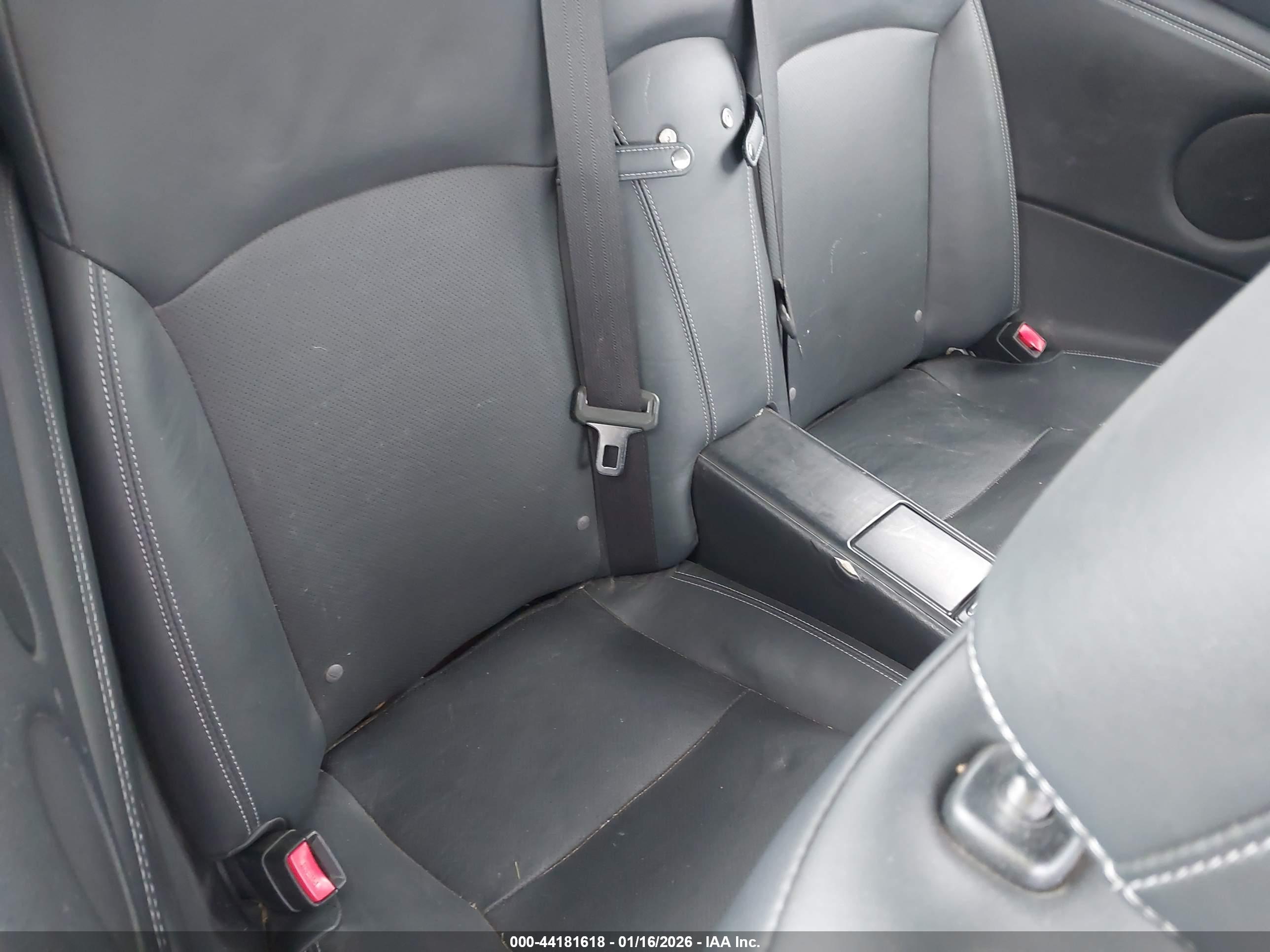 LEXUS IS image 8
