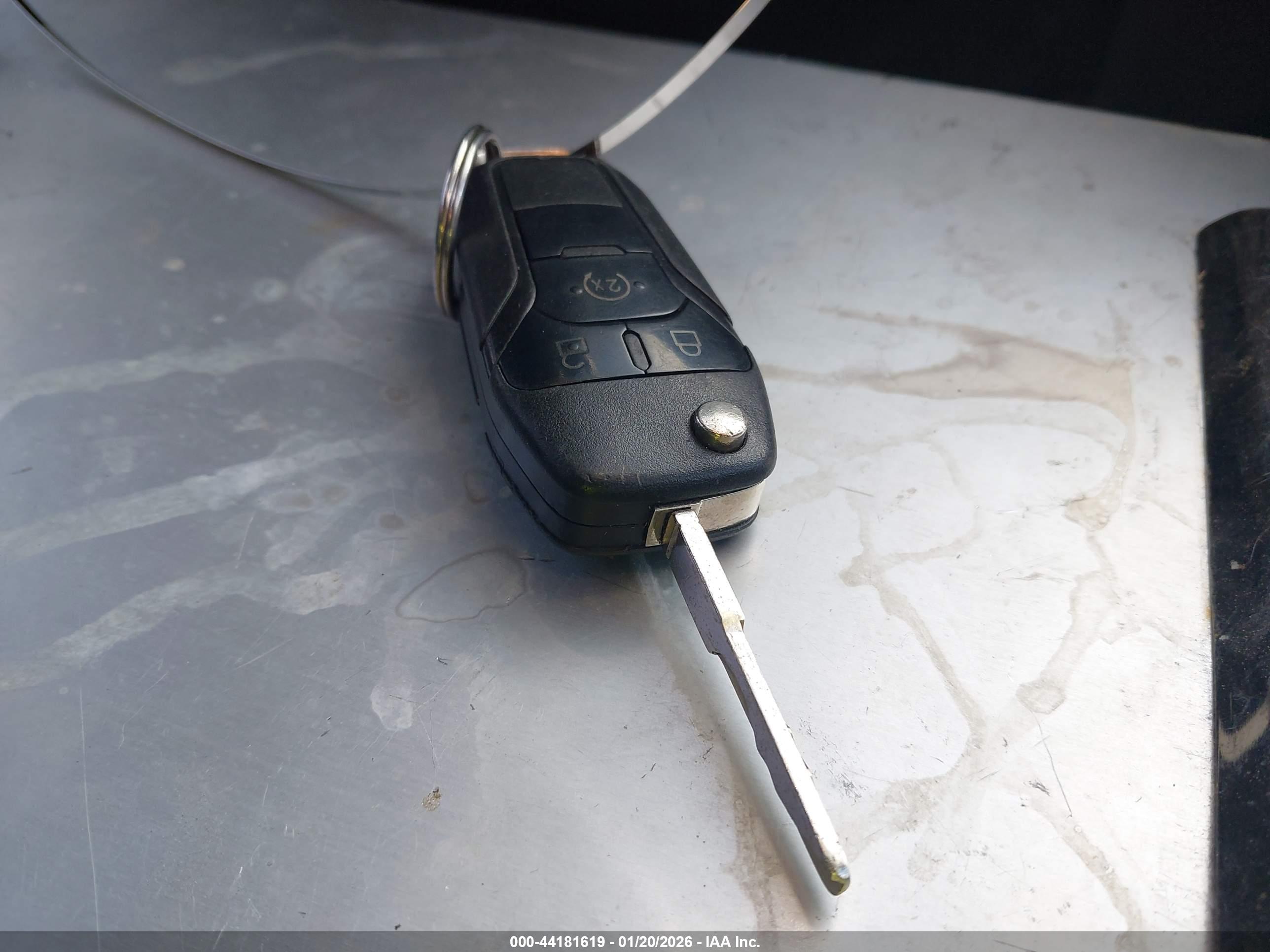 FORD FUSION image 11