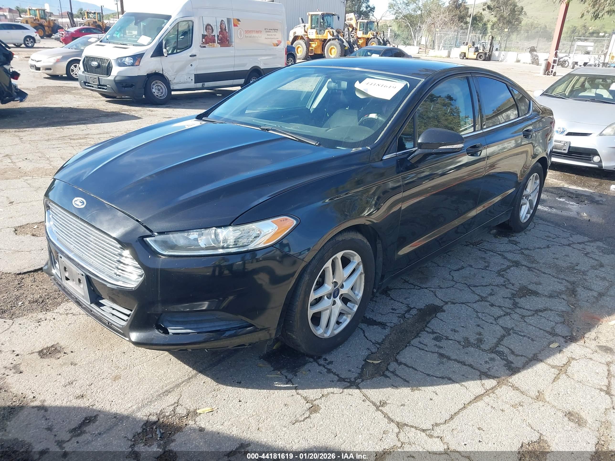 FORD FUSION image 2