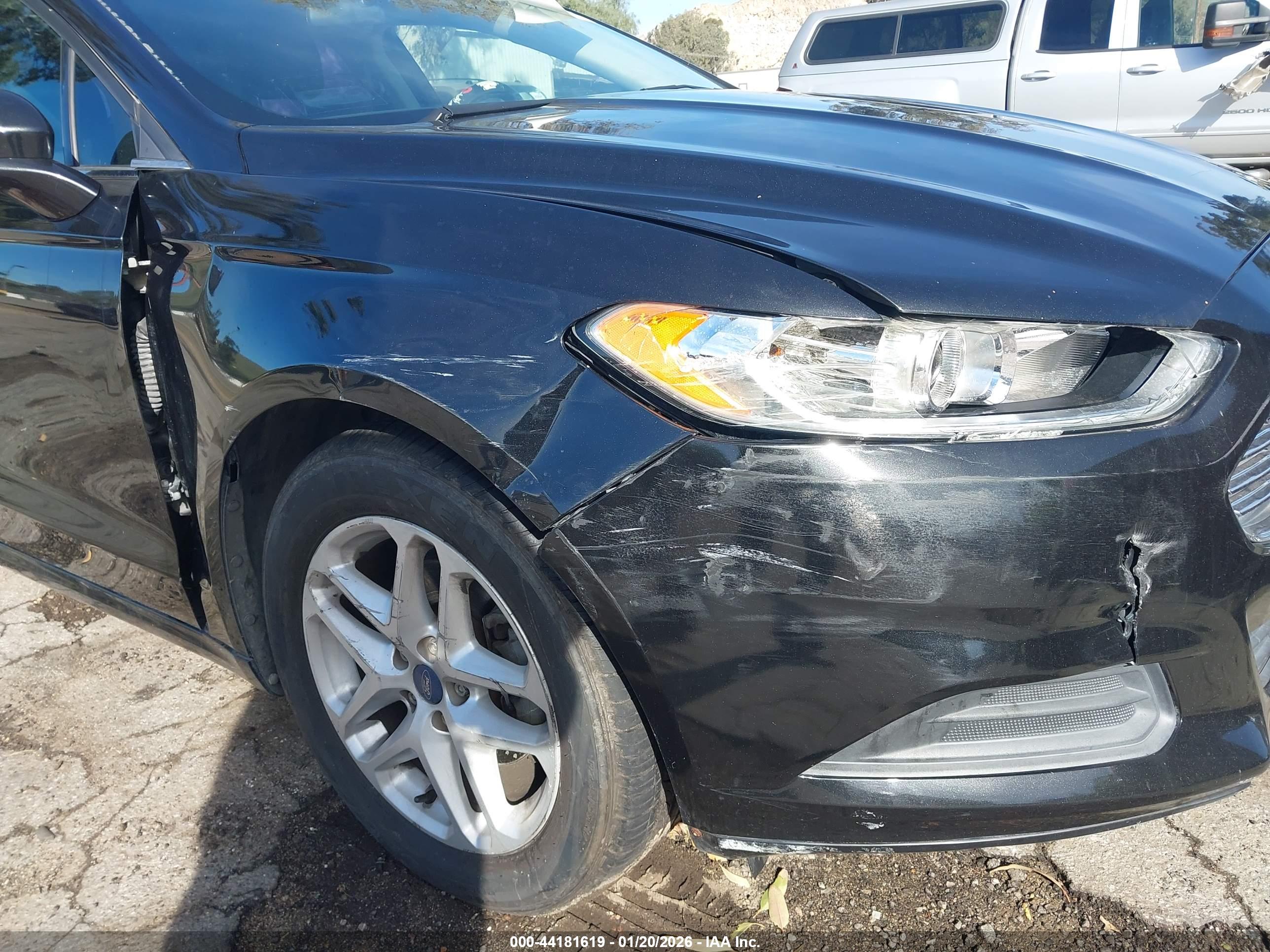 FORD FUSION image 6