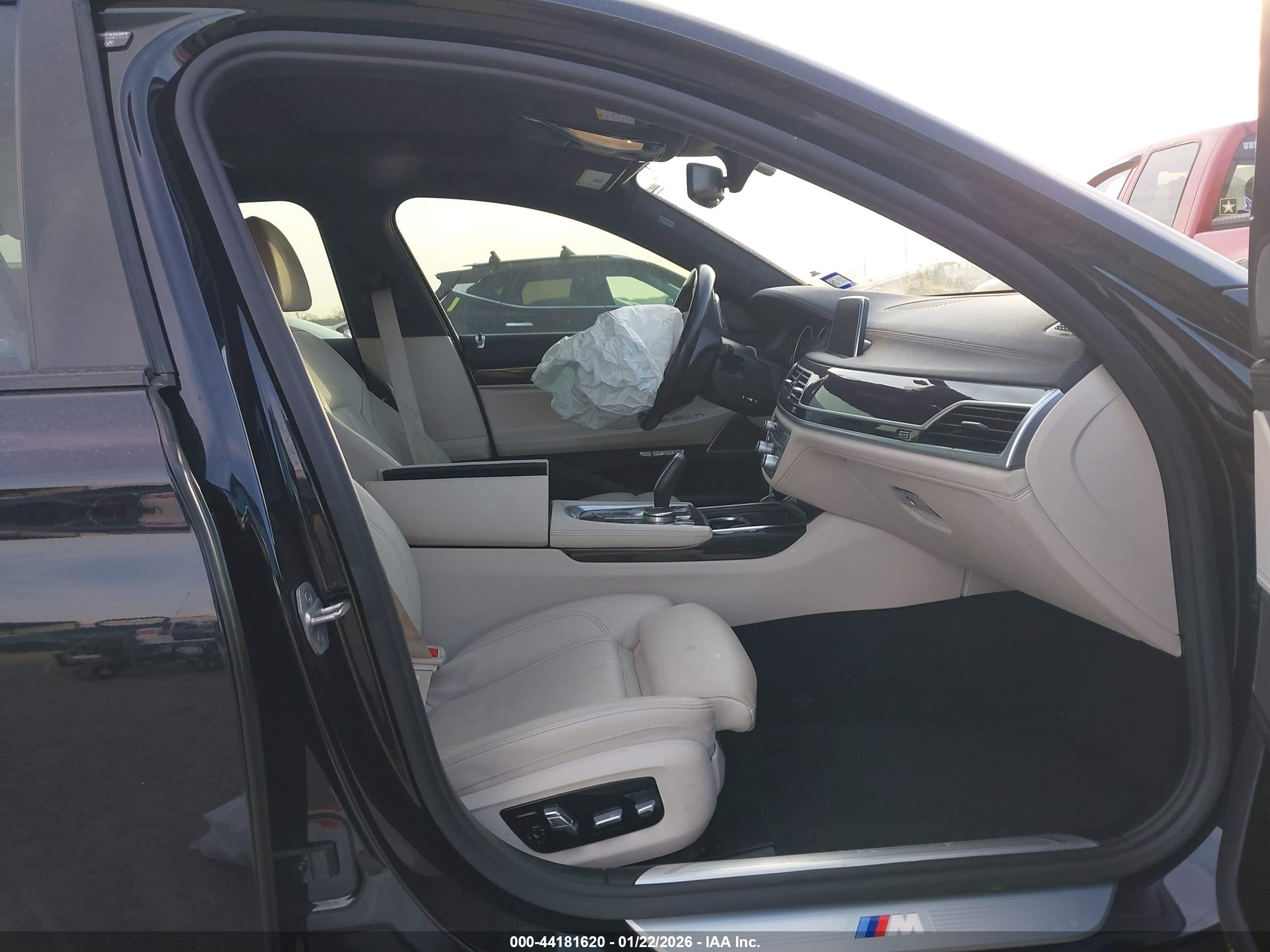 BMW 750I image 5