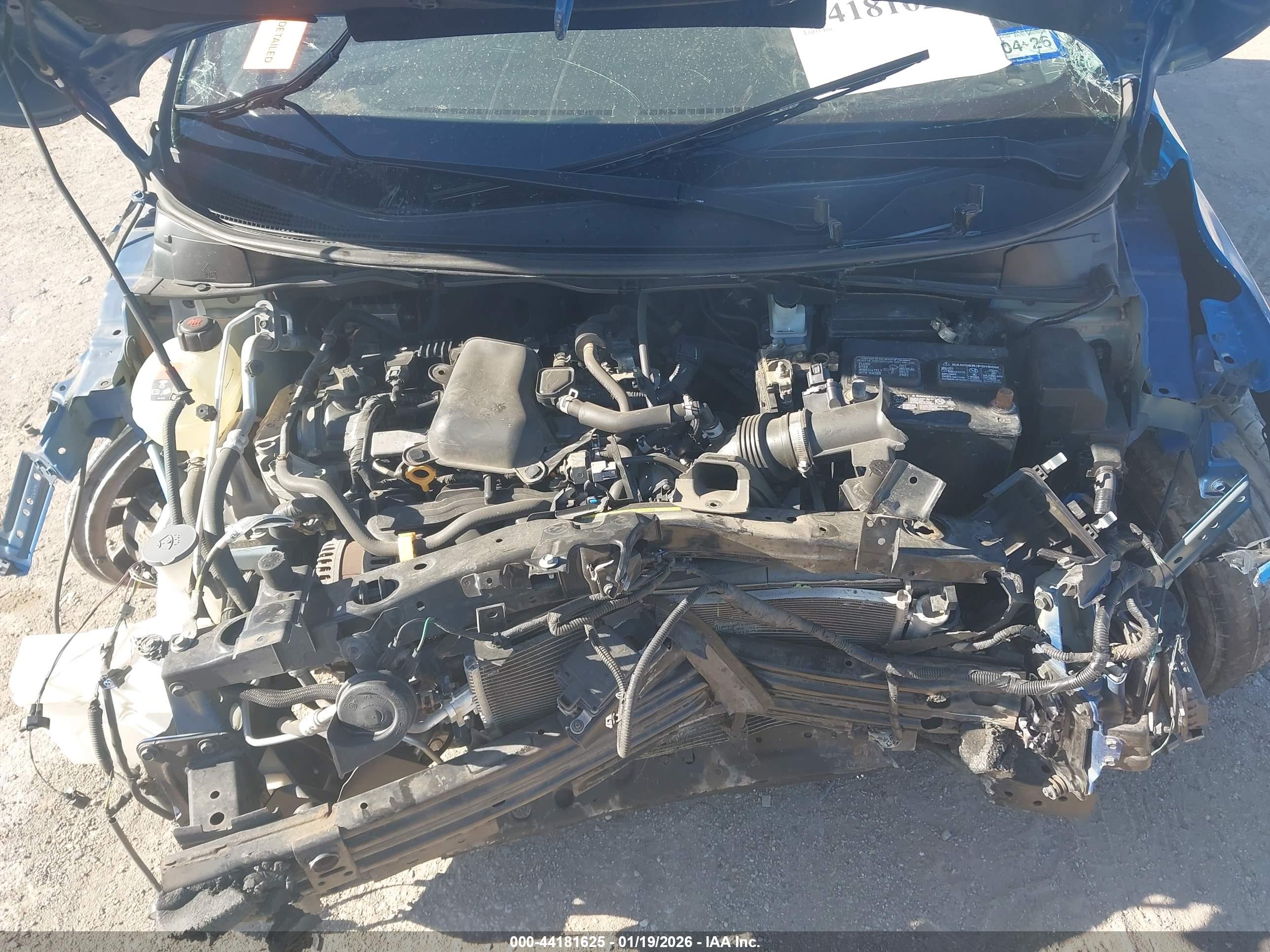 NISSAN VERSA image 10