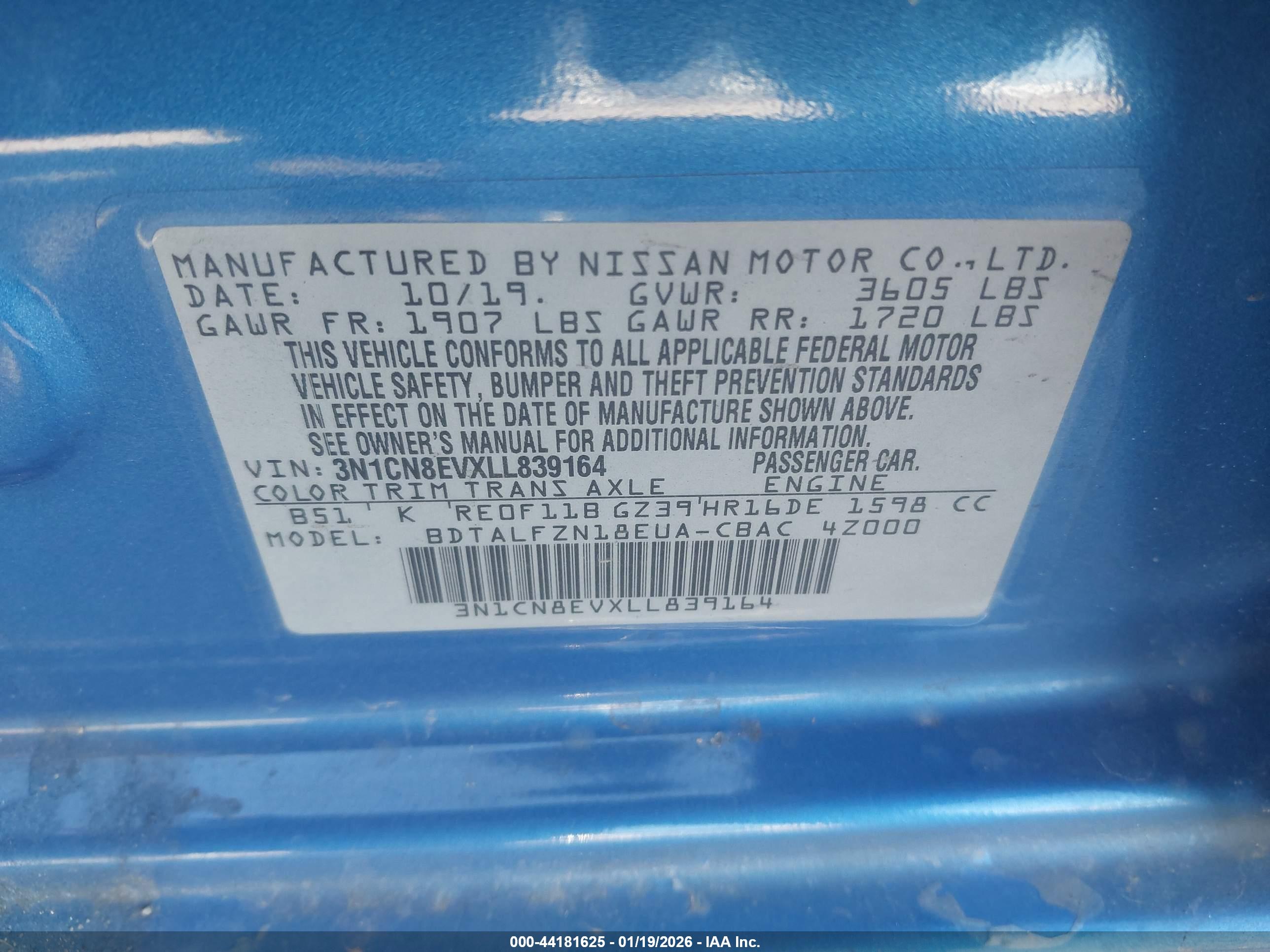 NISSAN VERSA image 9