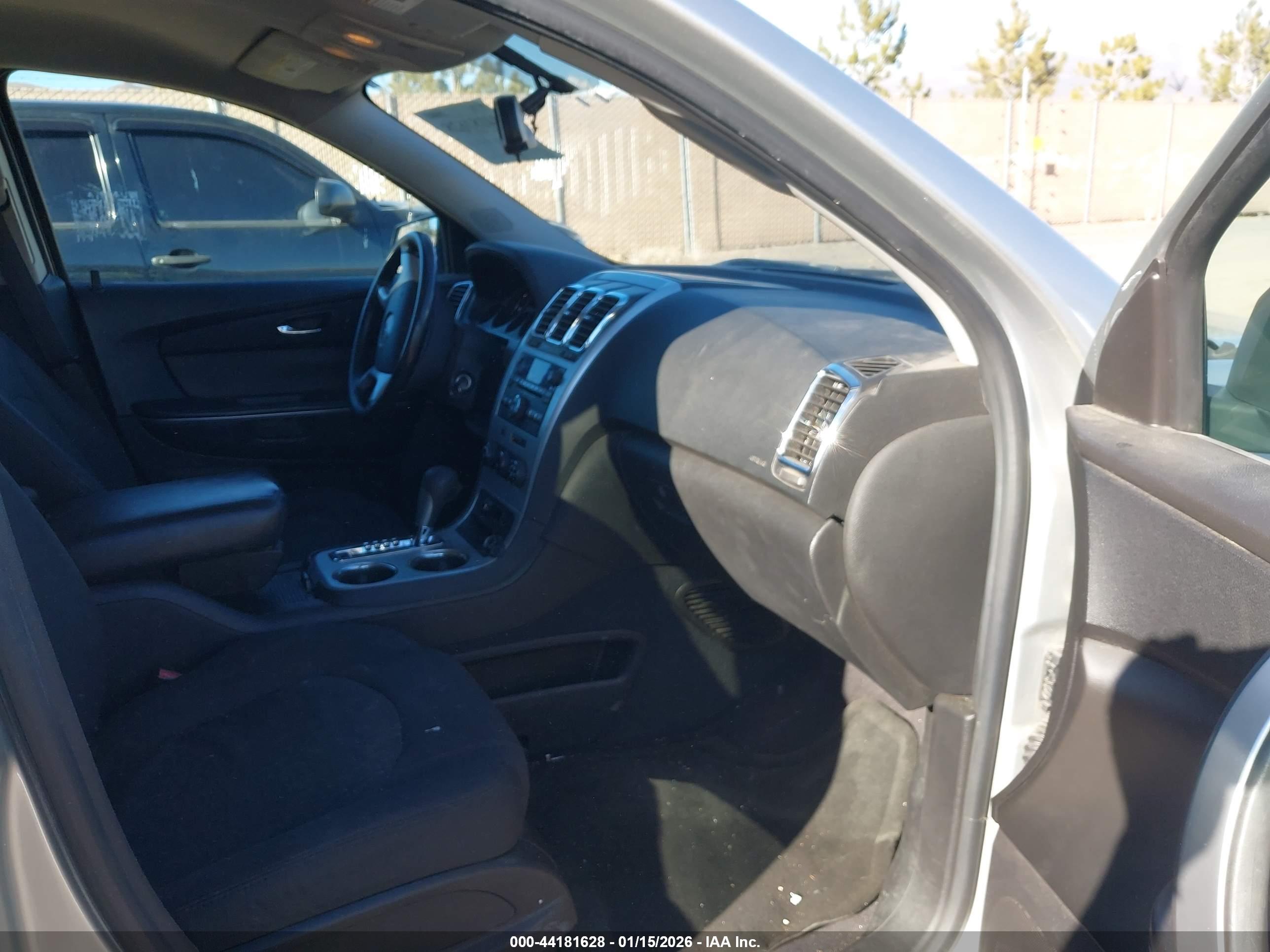 GMC ACADIA image 5