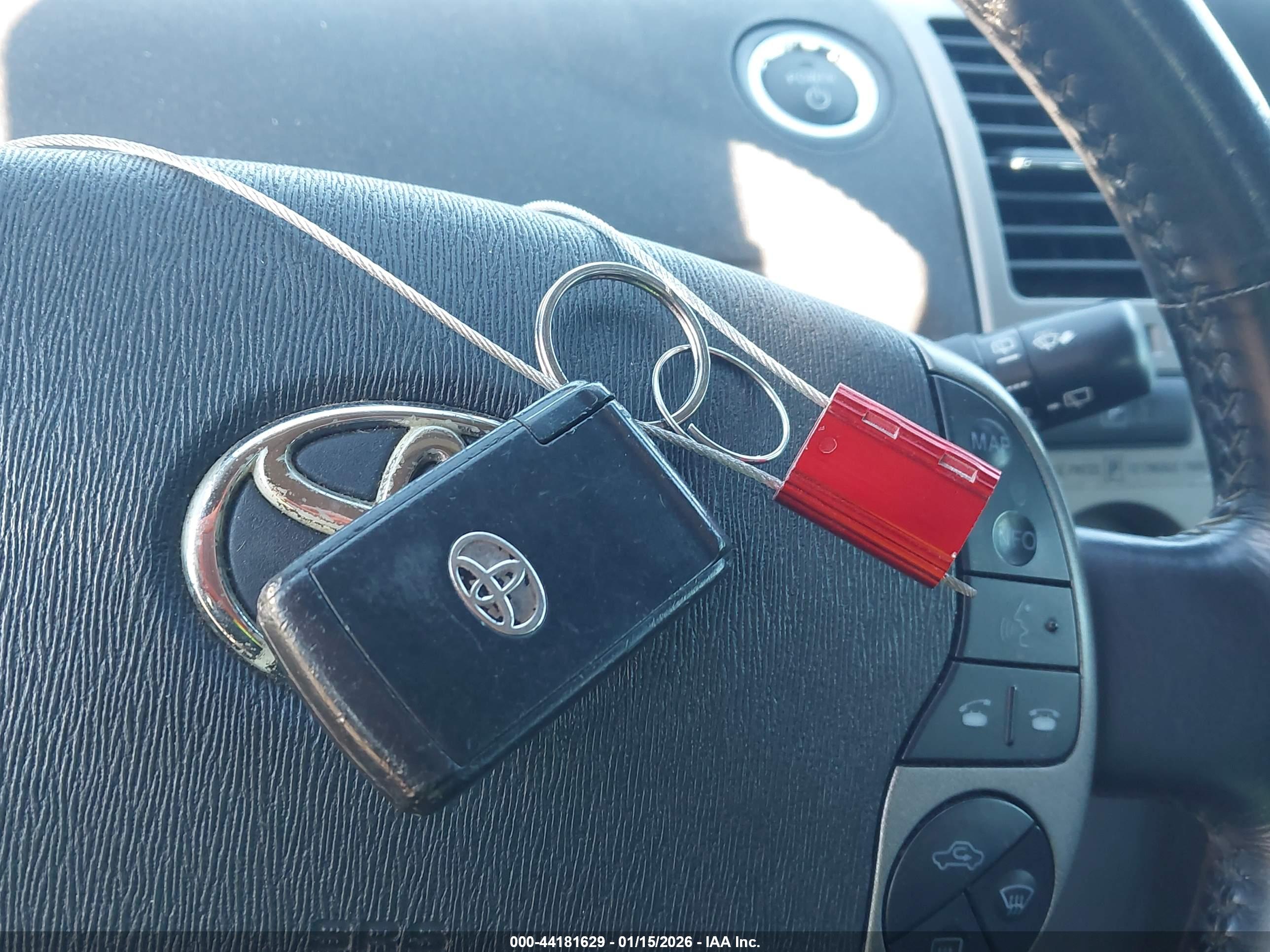 TOYOTA PRIUS image 11