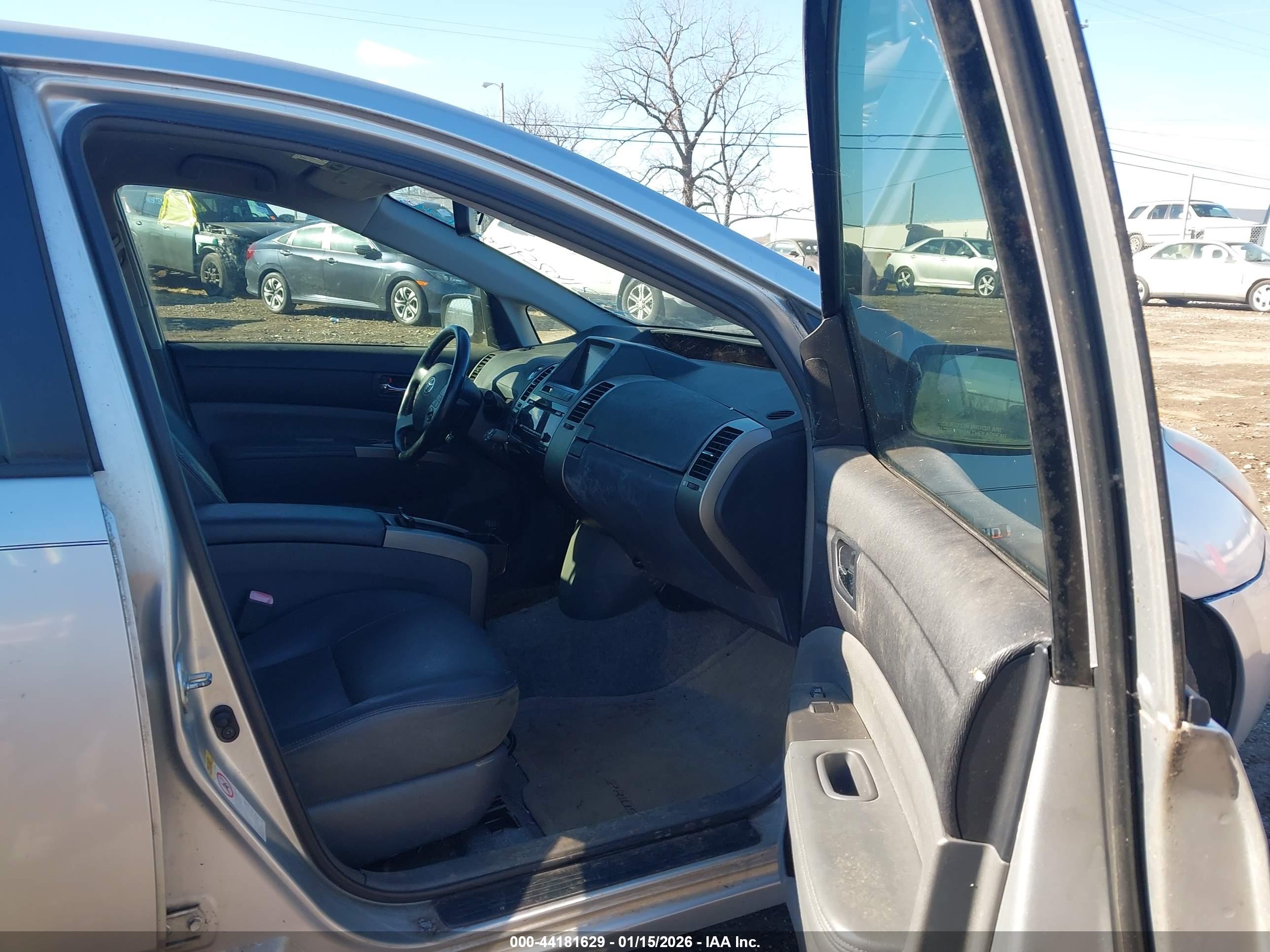 TOYOTA PRIUS image 5