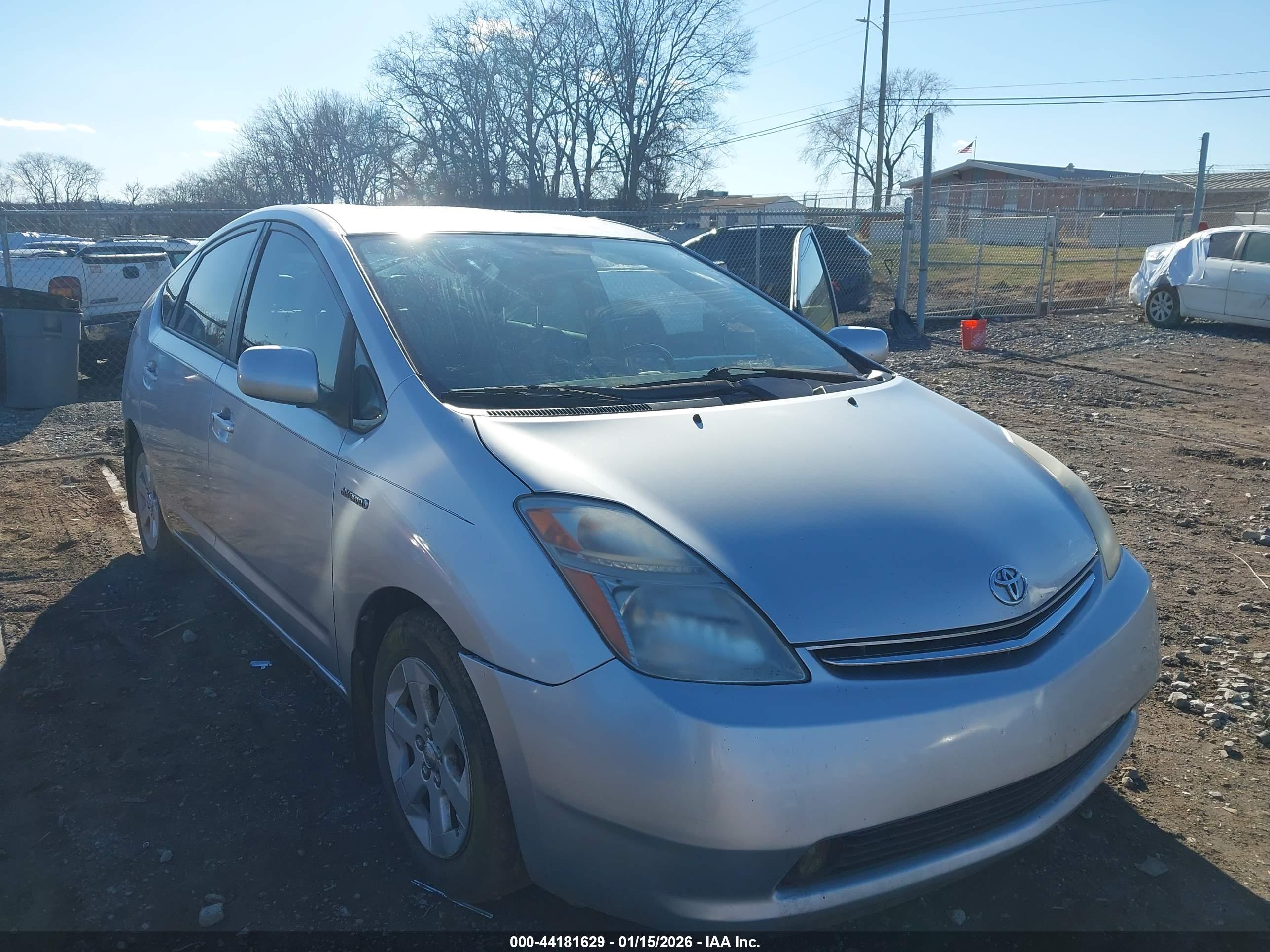 TOYOTA PRIUS image 6