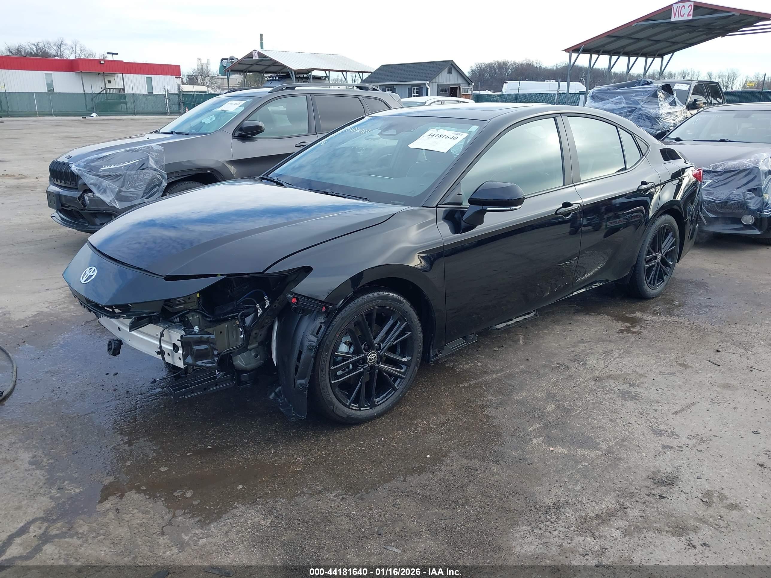 TOYOTA CAMRY image 2