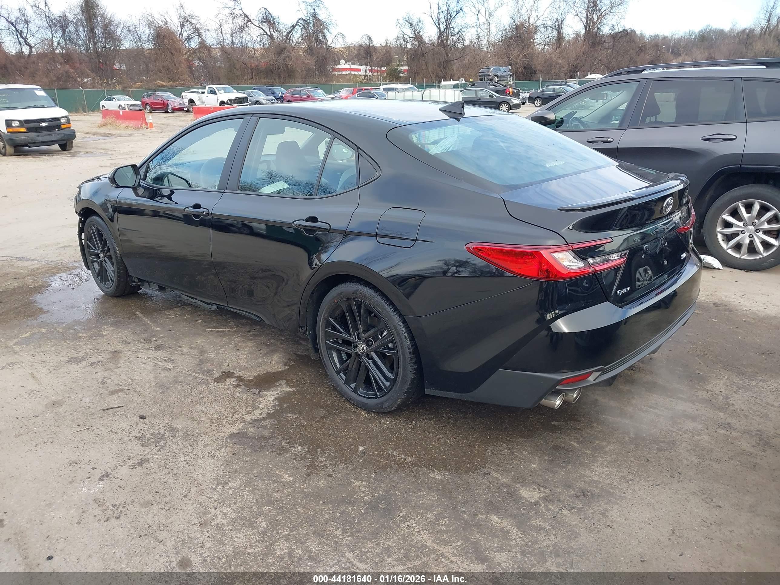TOYOTA CAMRY image 3