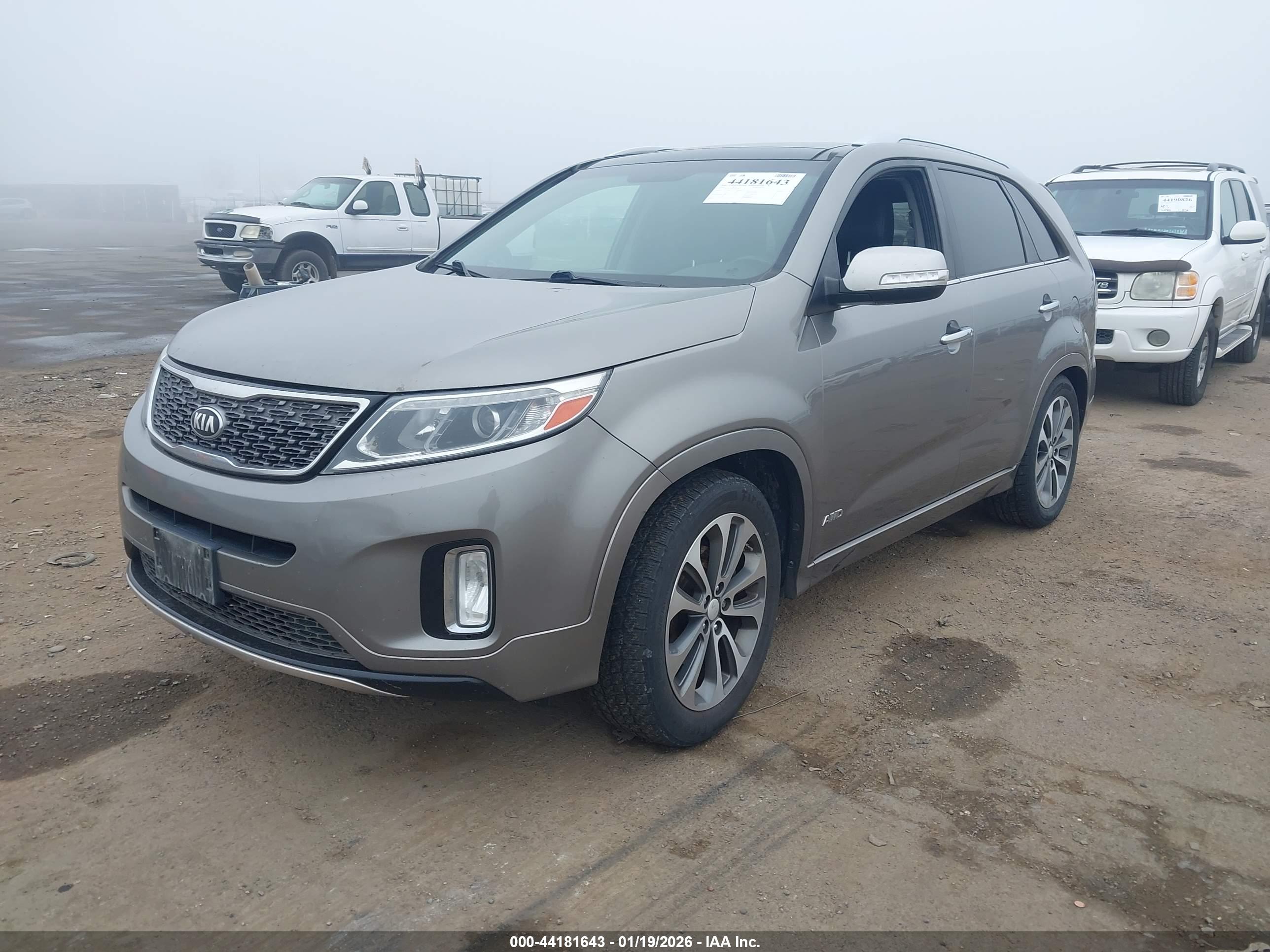 KIA SORENTO image 2