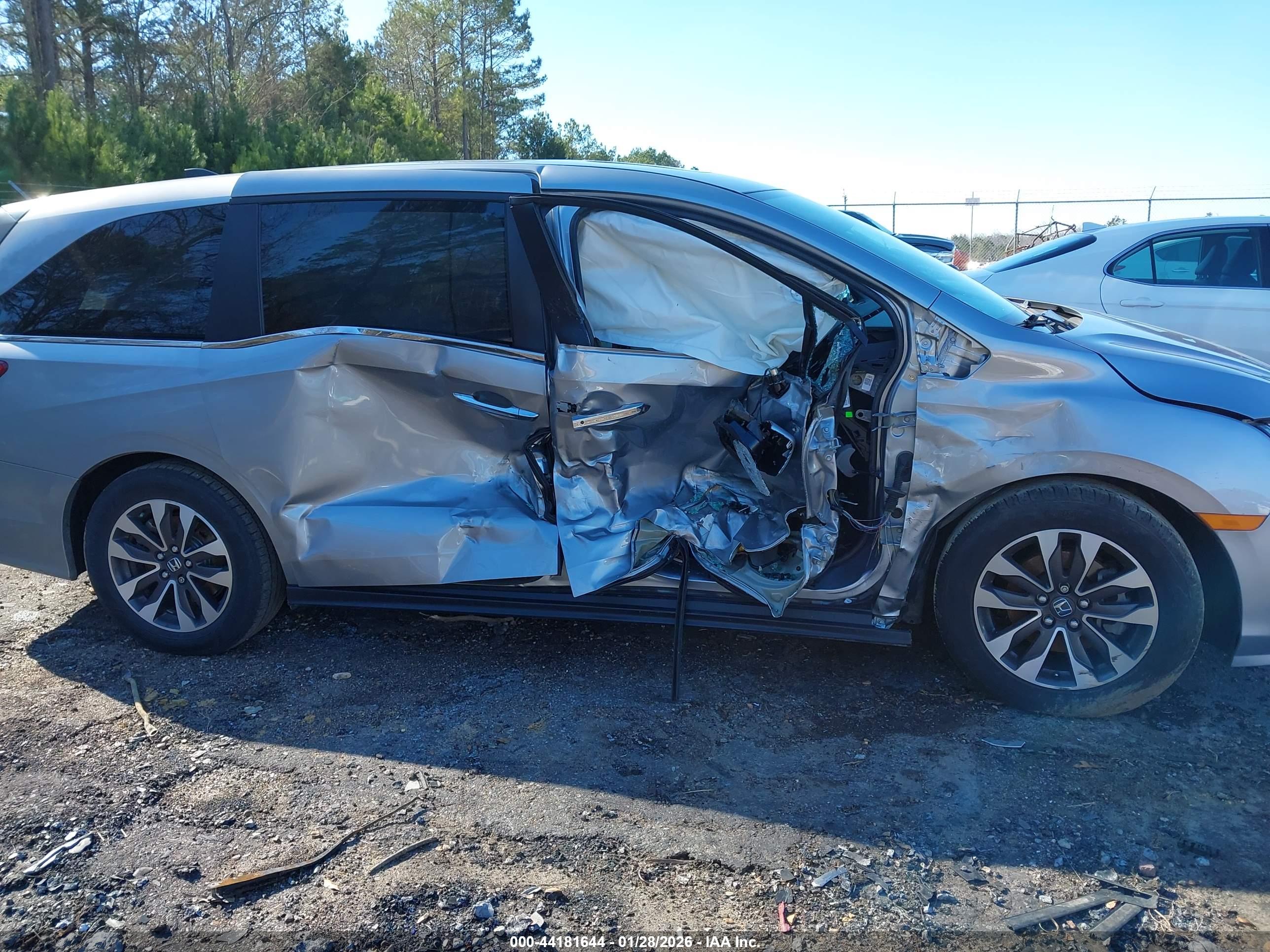 HONDA ODYSSEY image 6
