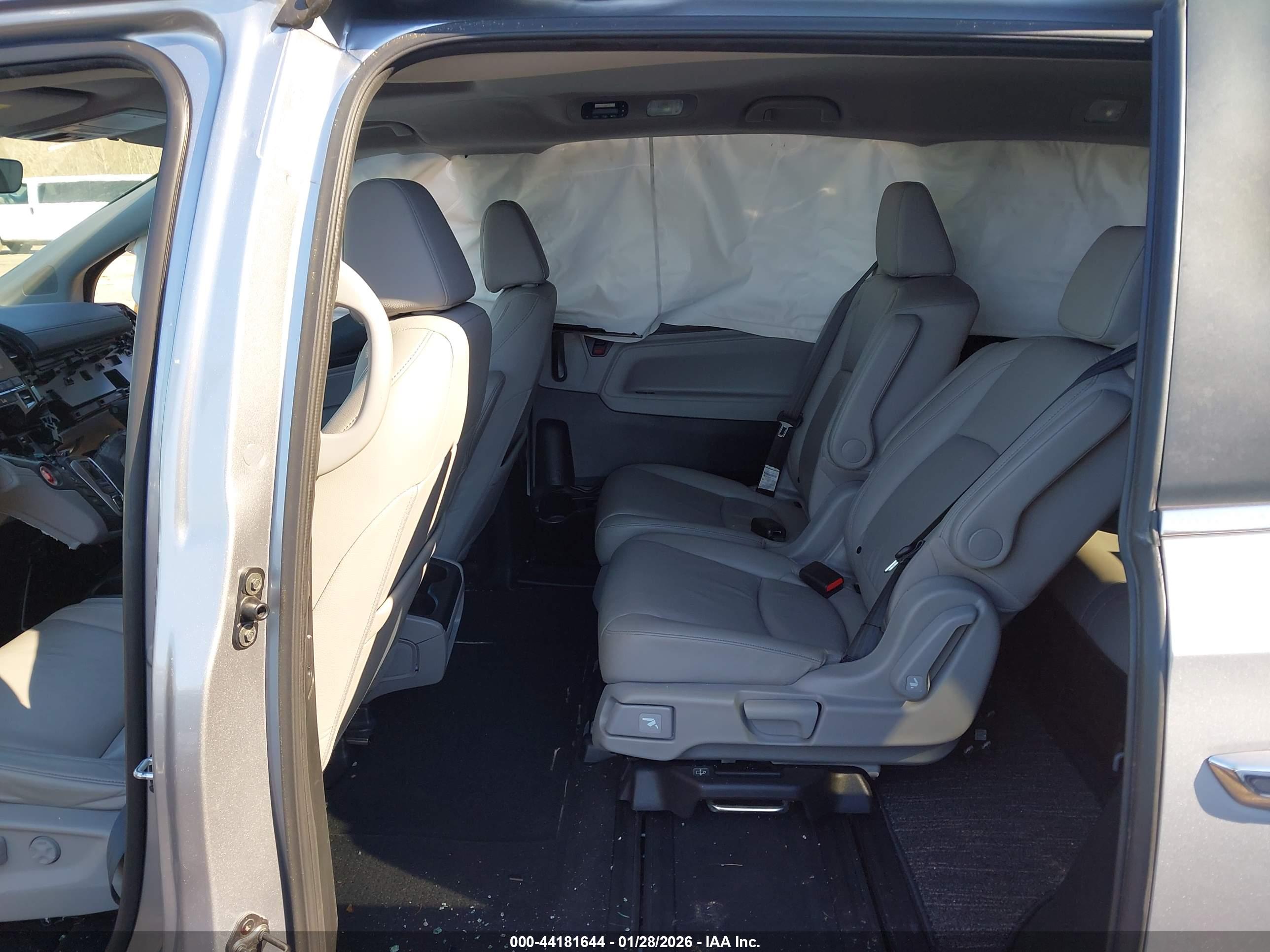 HONDA ODYSSEY image 8