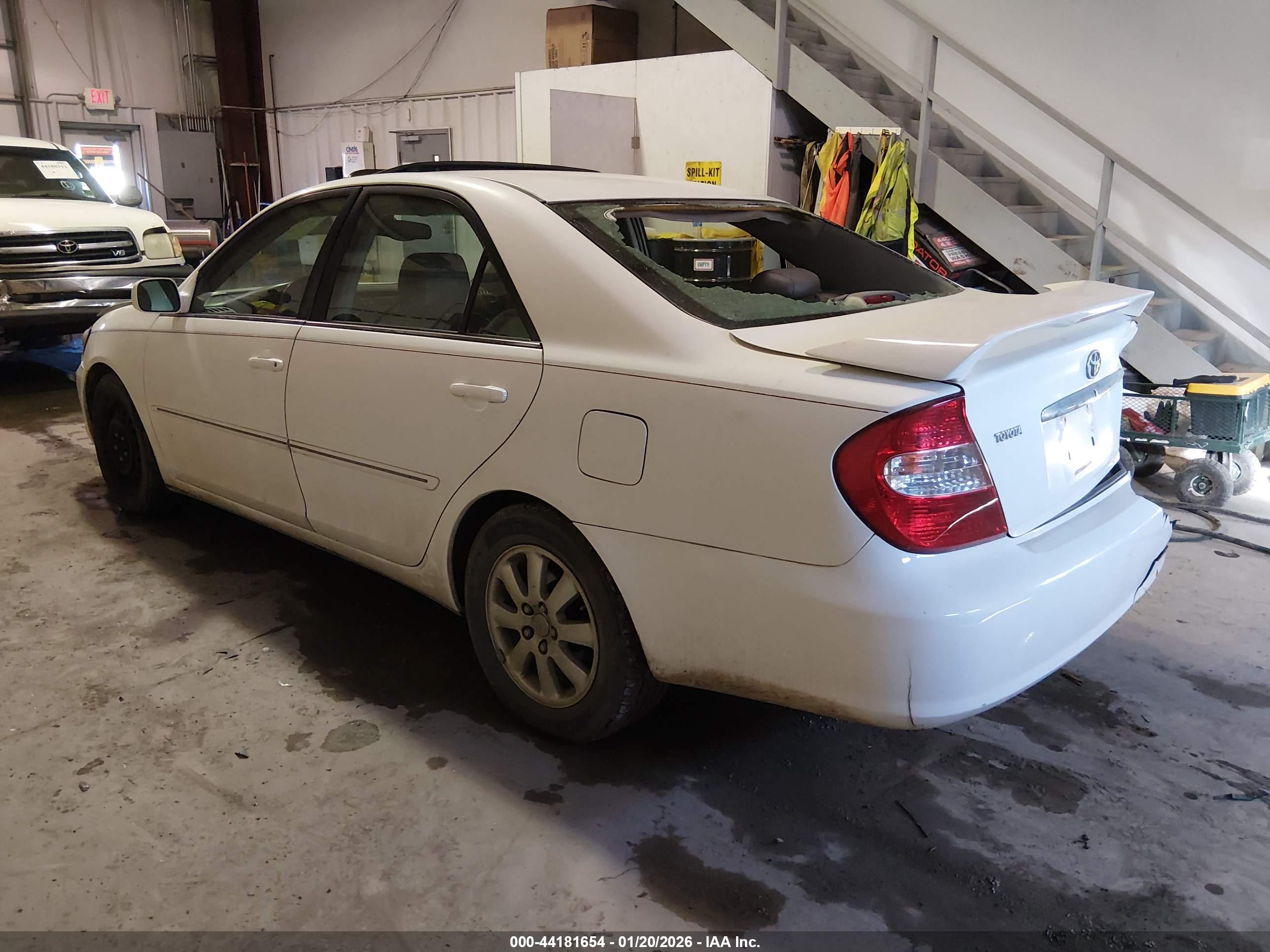 TOYOTA CAMRY image 3