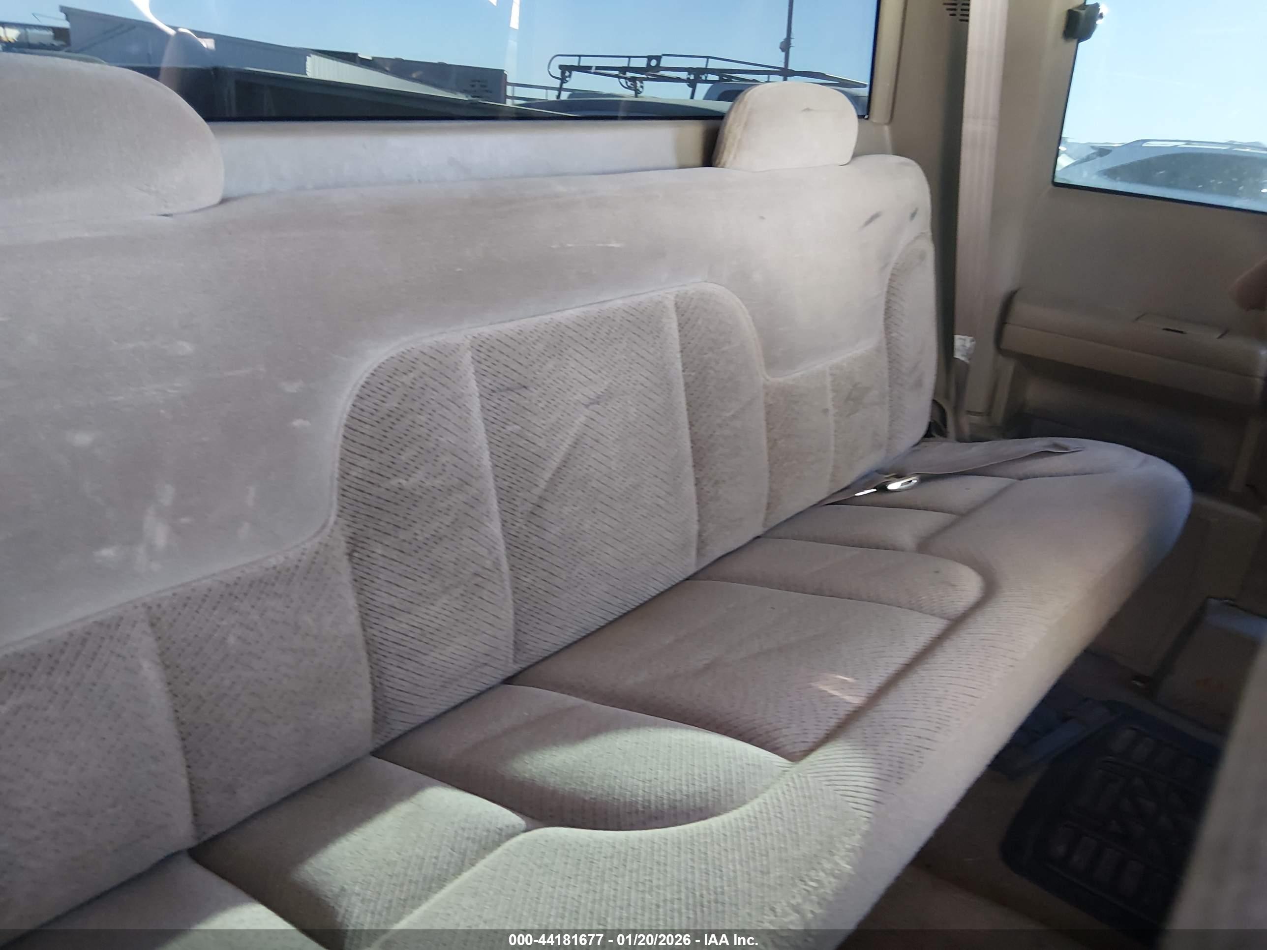 CHEVROLET GMT-400 image 8