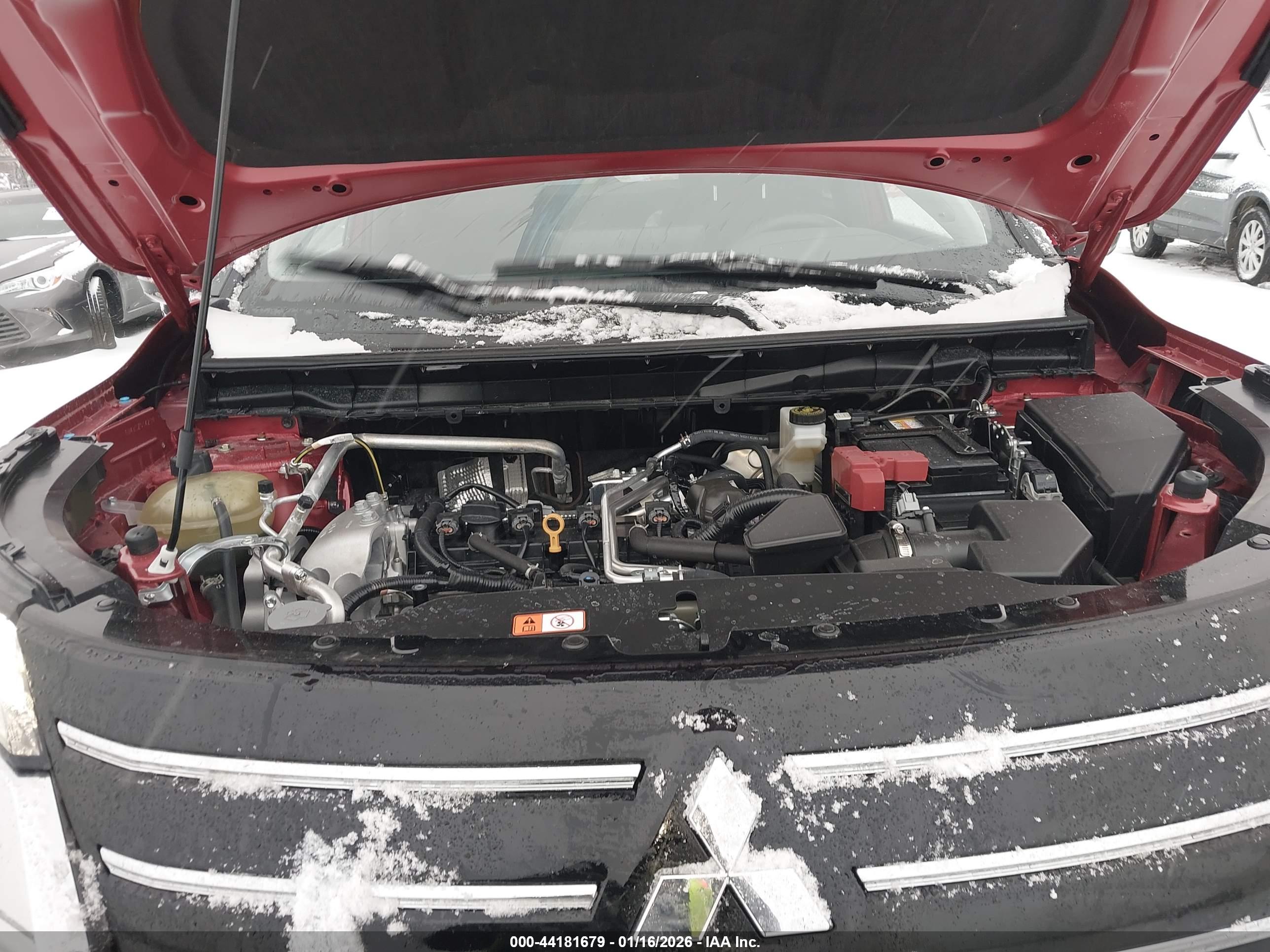 MITSUBISHI OUTLANDER image 10