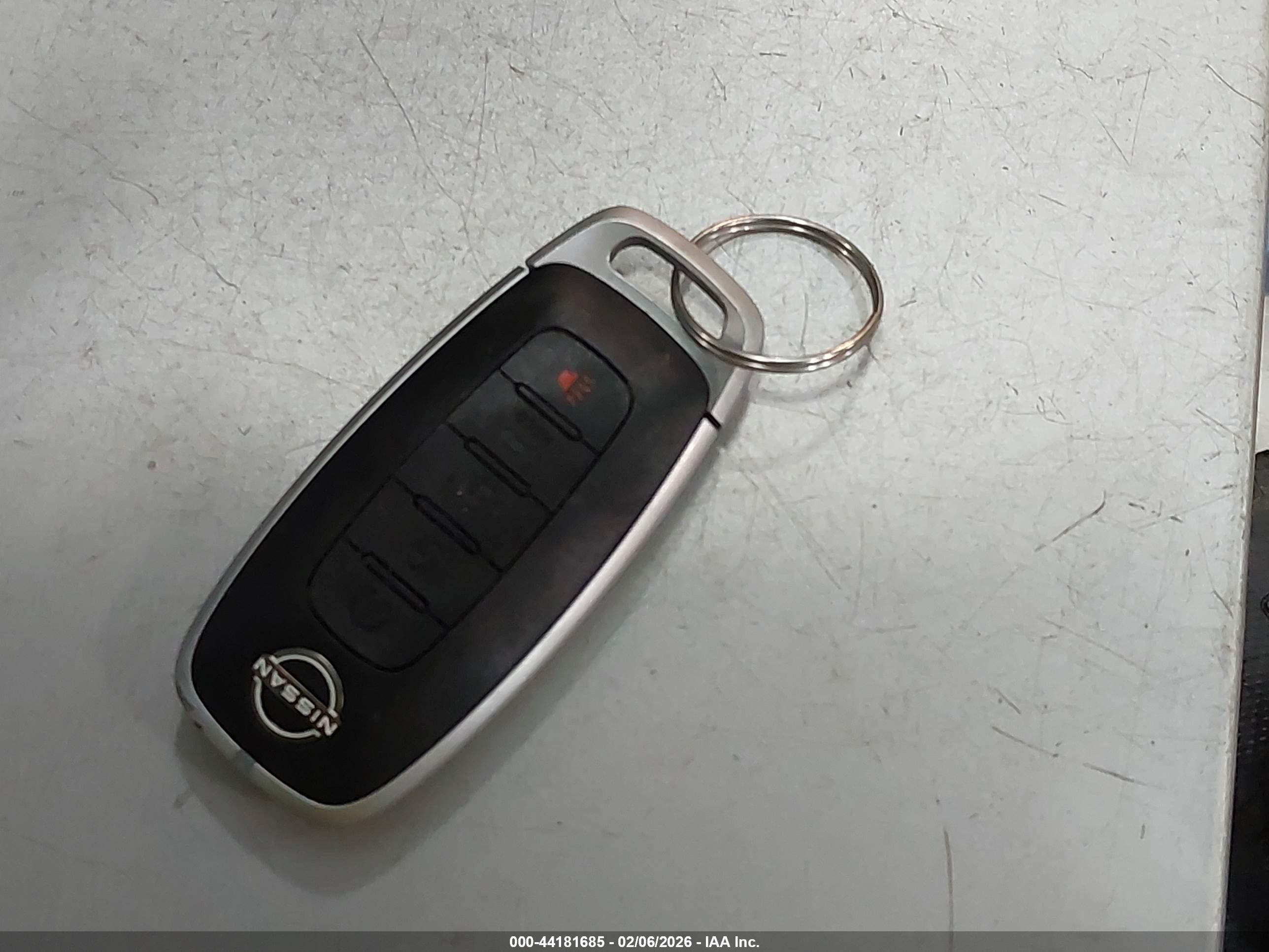 NISSAN ROGUE image 11