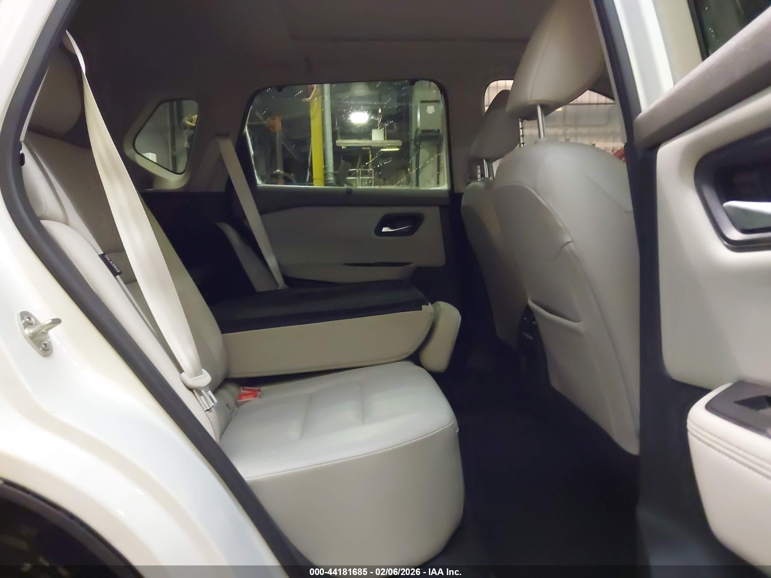 NISSAN ROGUE image 8
