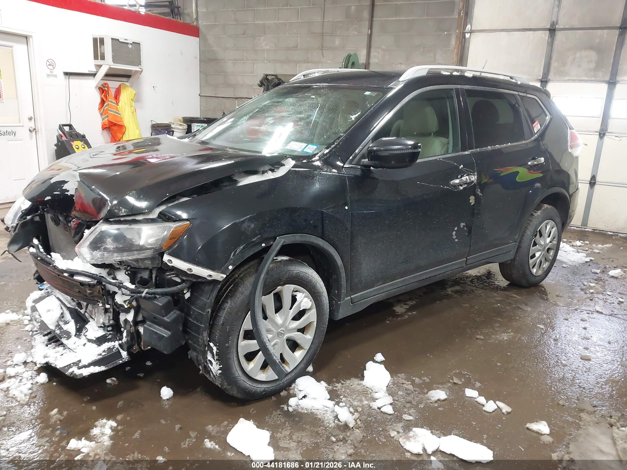 NISSAN ROGUE image 2