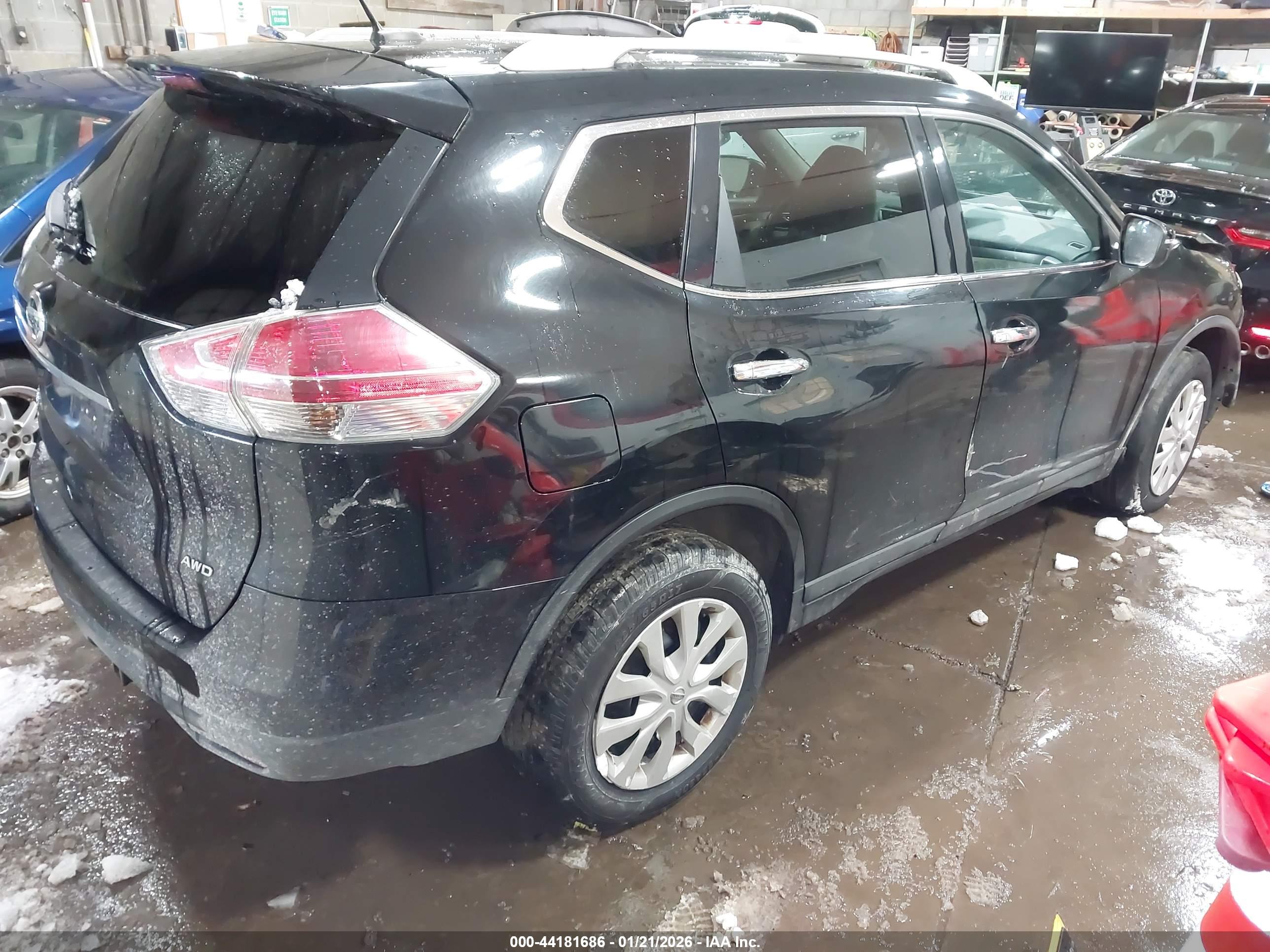 NISSAN ROGUE image 4