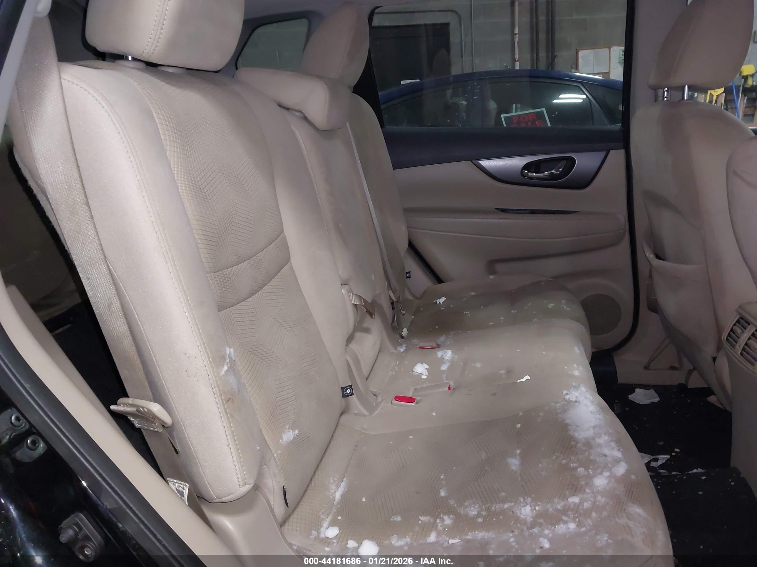 NISSAN ROGUE image 8