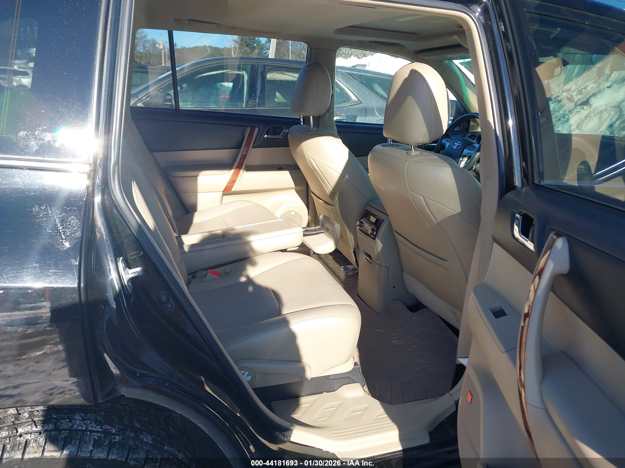 TOYOTA HIGHLANDER image 8