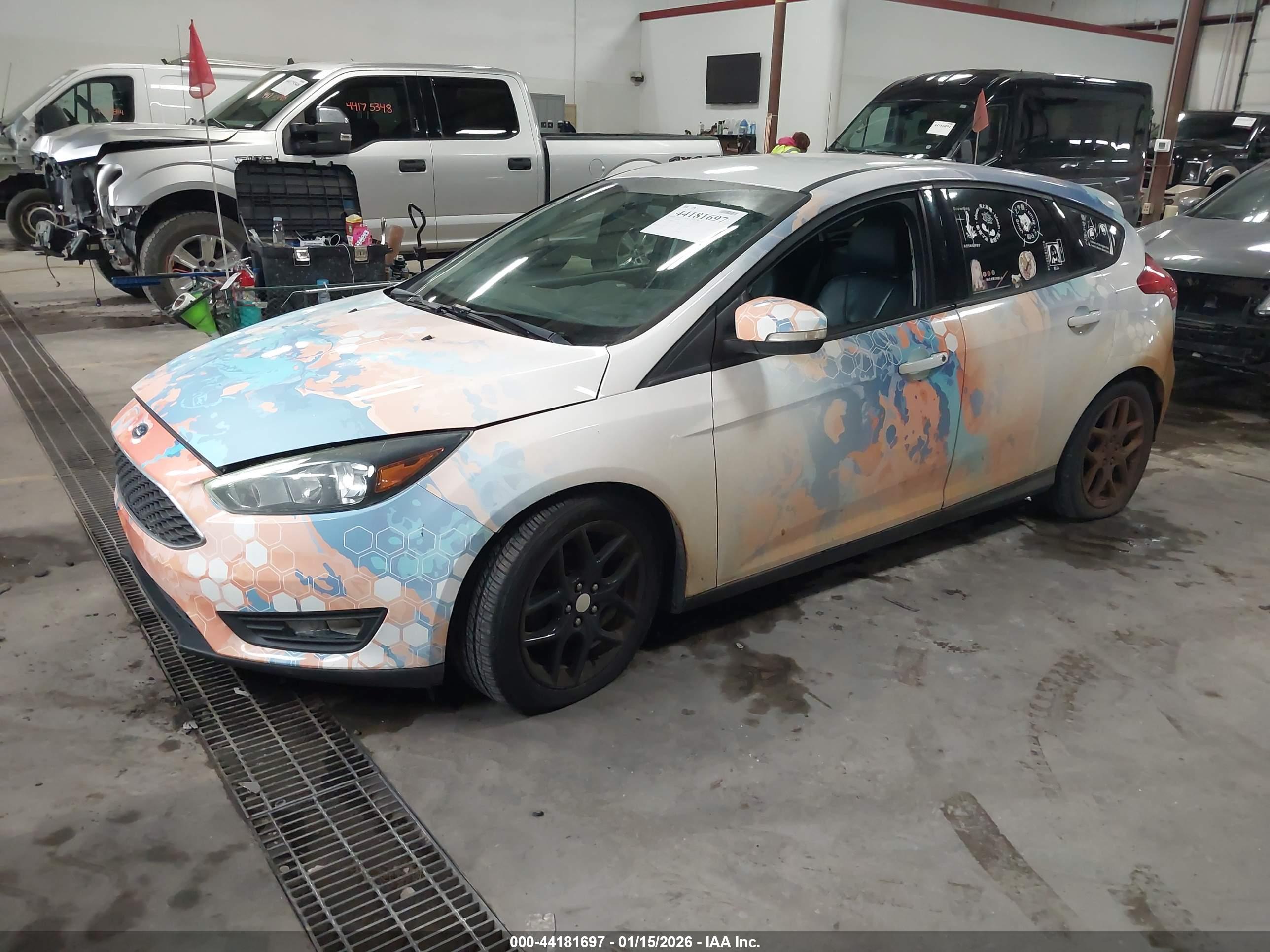FORD FOCUS image 2