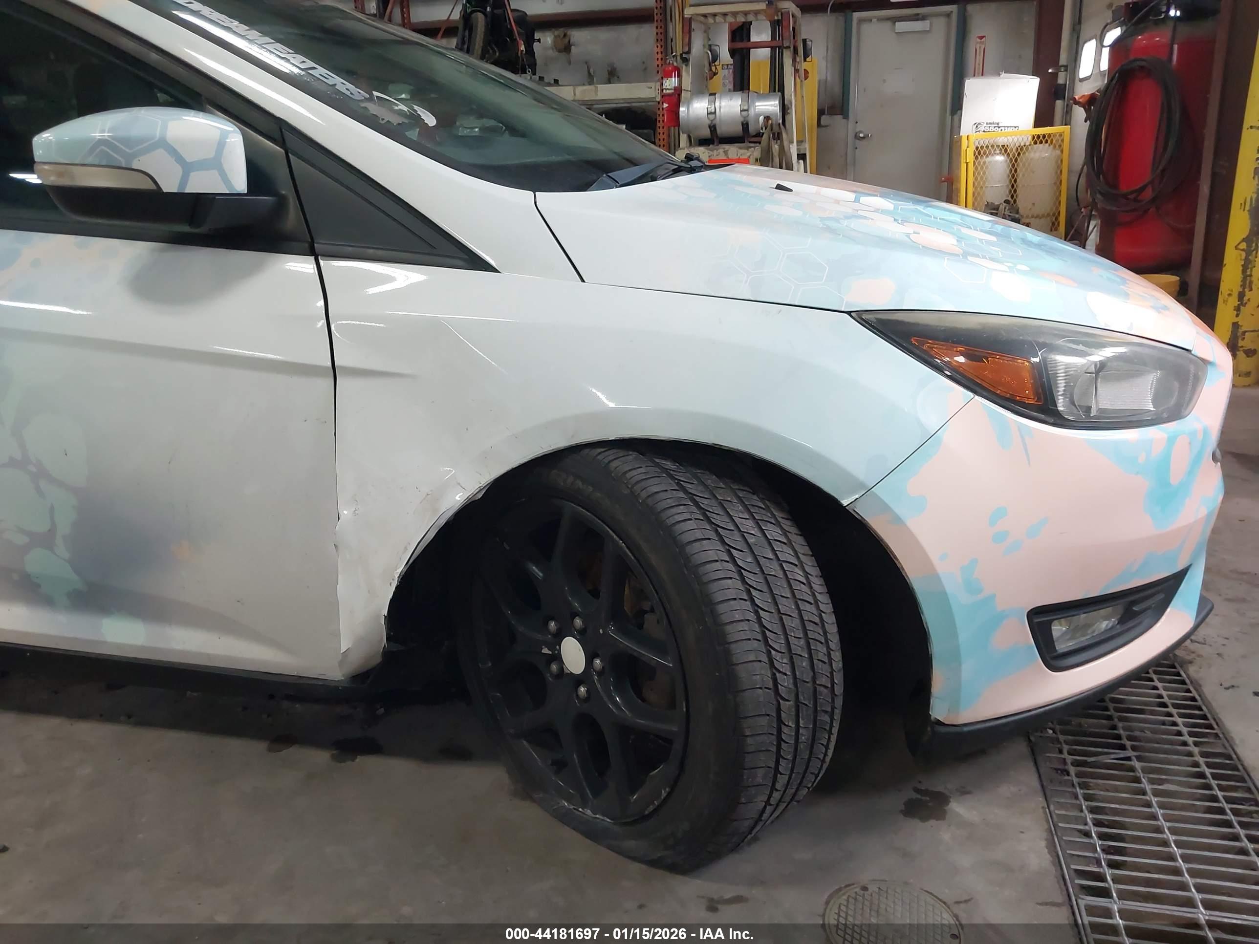 FORD FOCUS image 6
