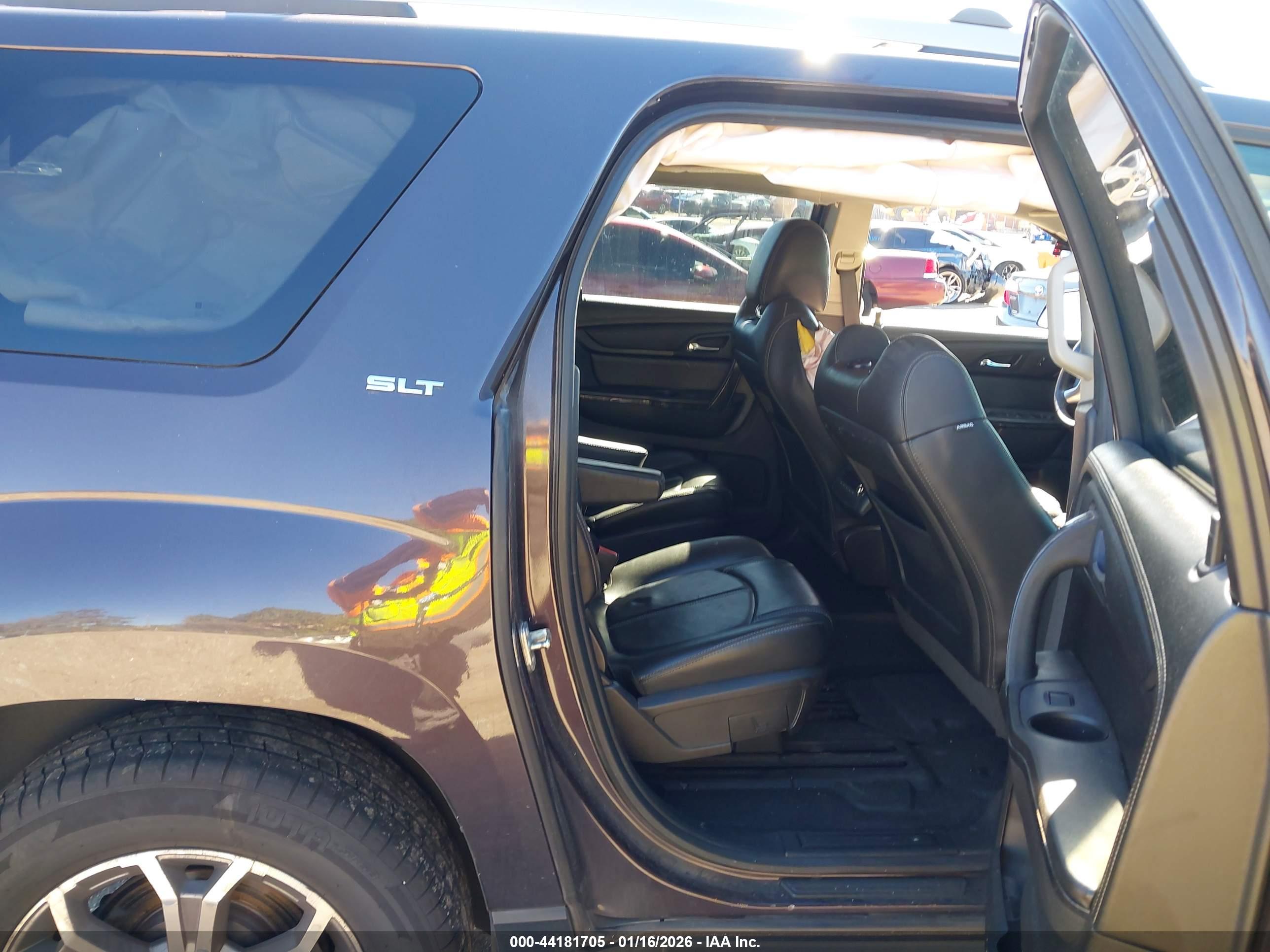 GMC ACADIA image 8