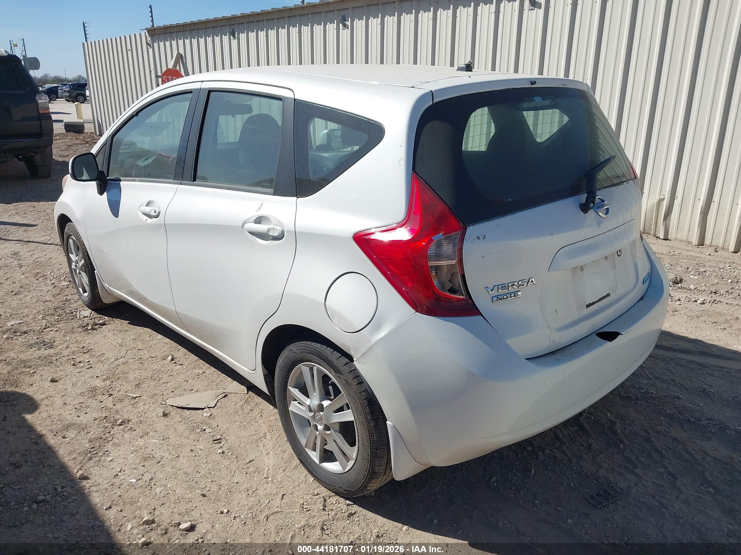 NISSAN VERSA image 3