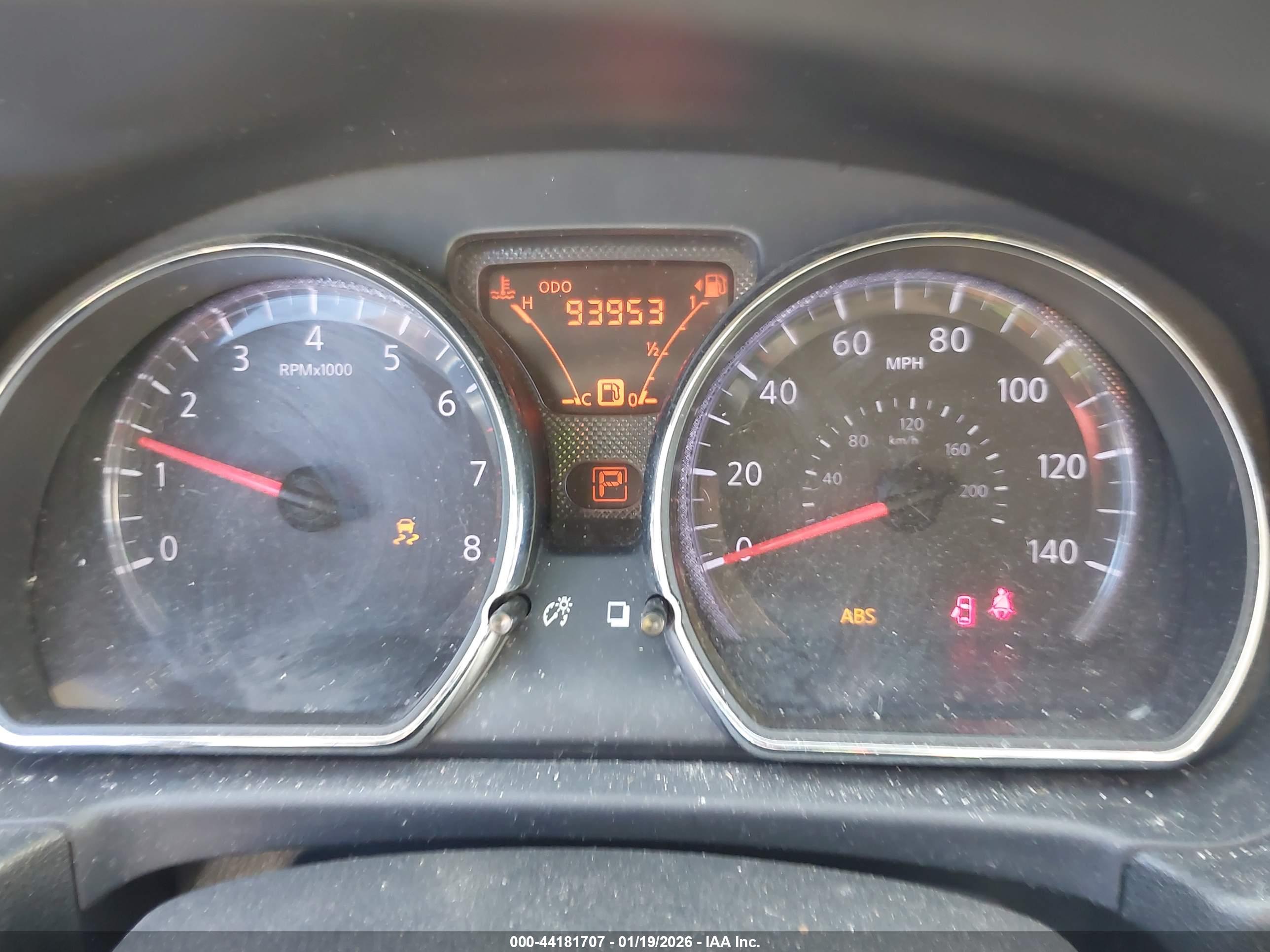 NISSAN VERSA image 7