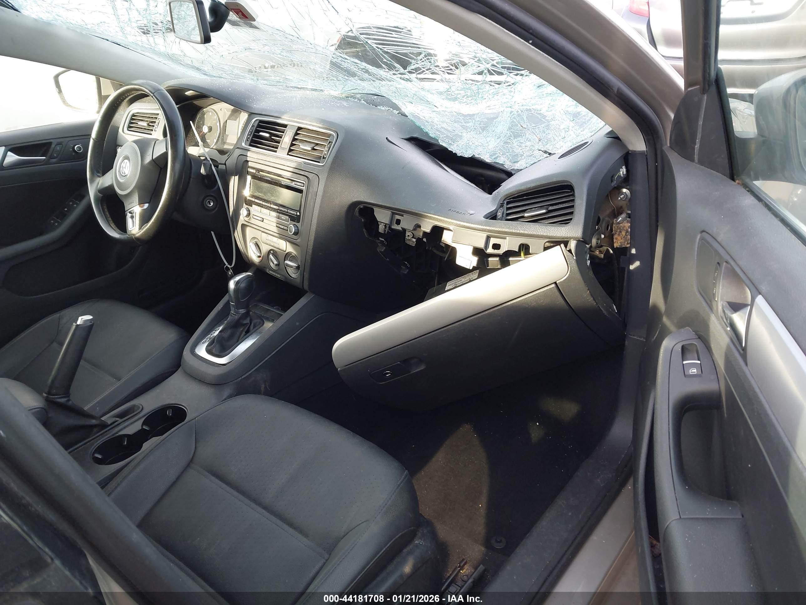 VOLKSWAGEN JETTA image 5