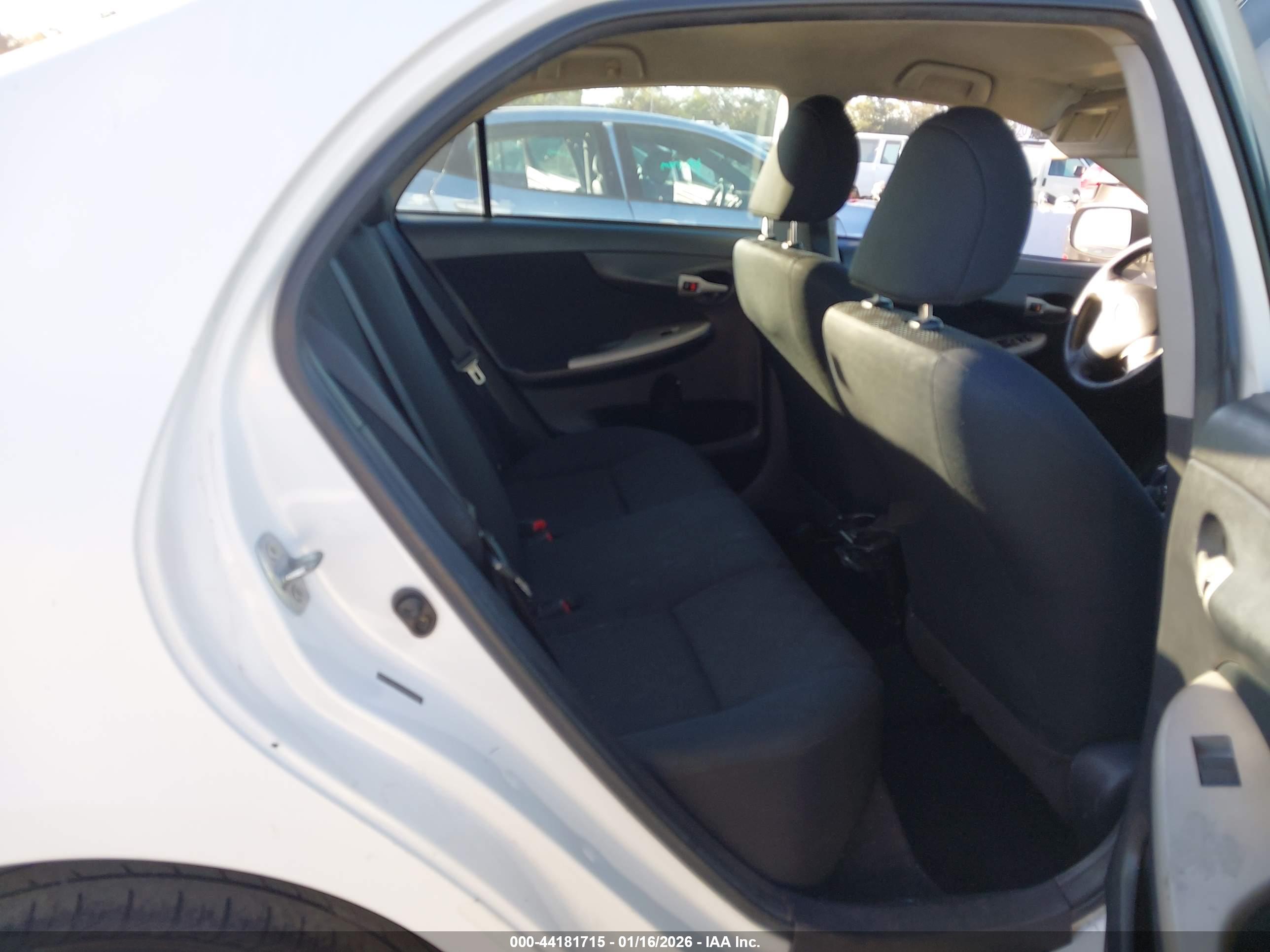 TOYOTA COROLLA image 8