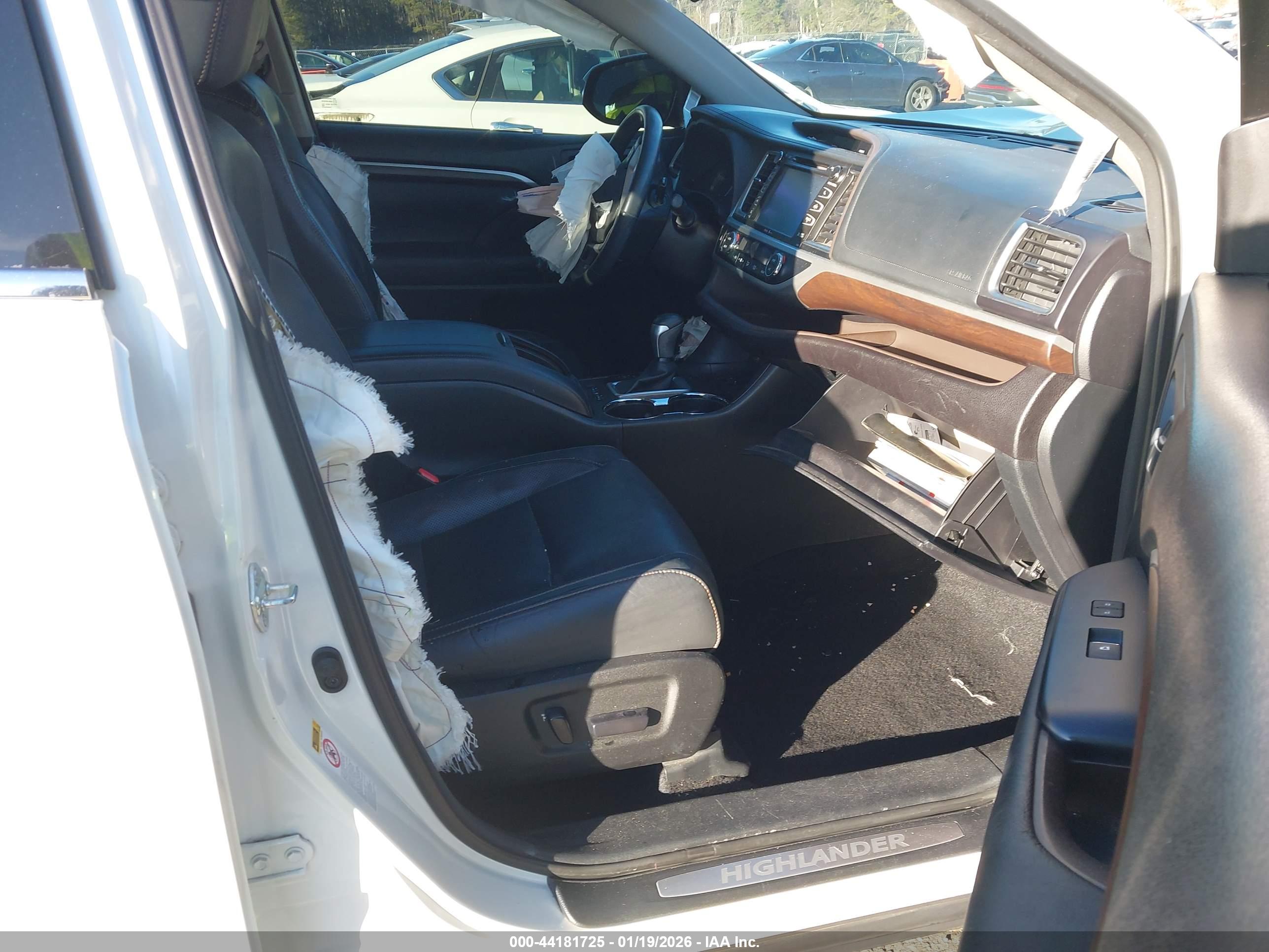 TOYOTA HIGHLANDER image 5