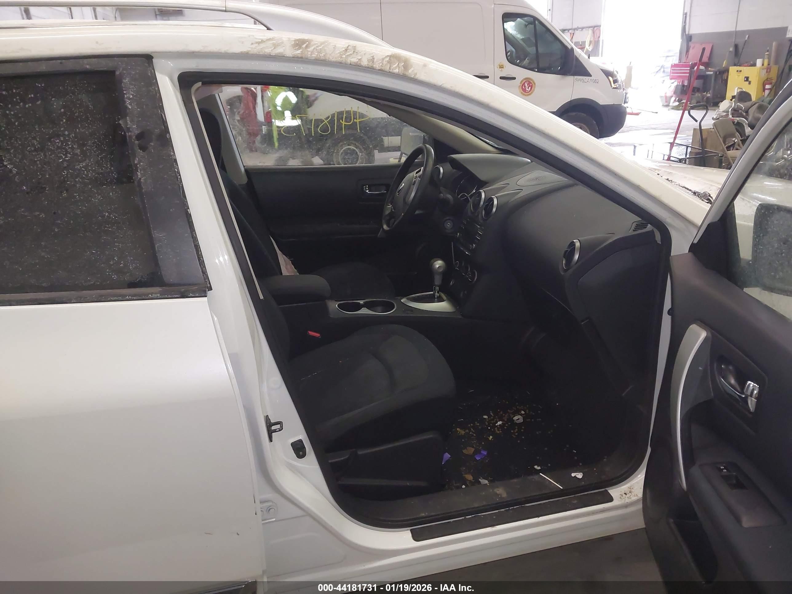NISSAN ROGUE image 5